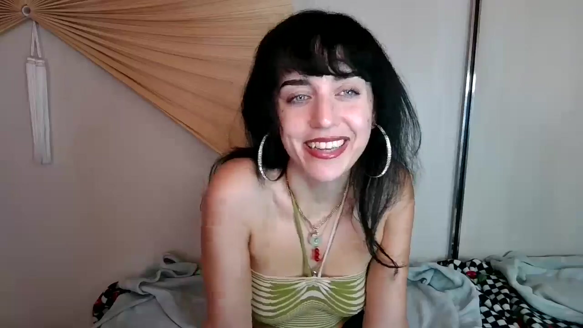 Gallery image thumbnail from Kennedifox's myfreecams stream on, 06/16/2025, 15:30 image 12 of 20