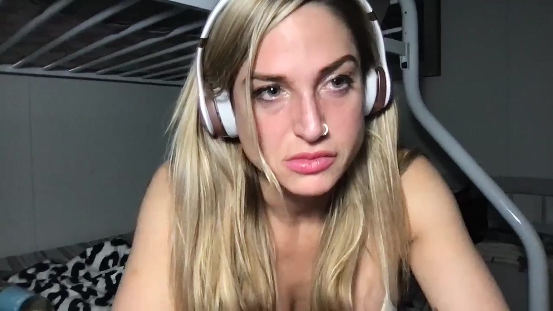 Gallery image thumbnail from Kennyxo's myfreecams stream on, 06/26/2025, 06:53 image 18 of 20