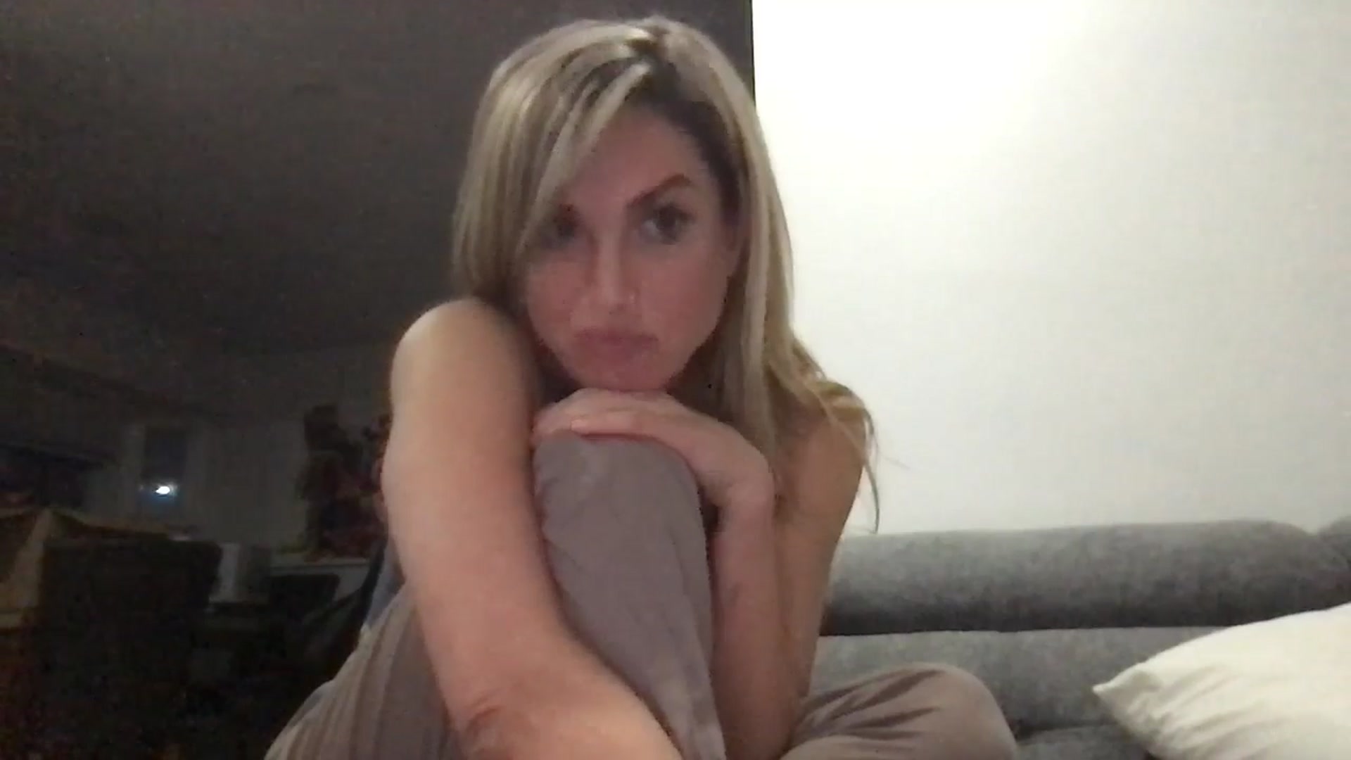 Gallery image thumbnail from Kennyxo's myfreecams stream on, 07/05/2025, 11:37 image 18 of 20