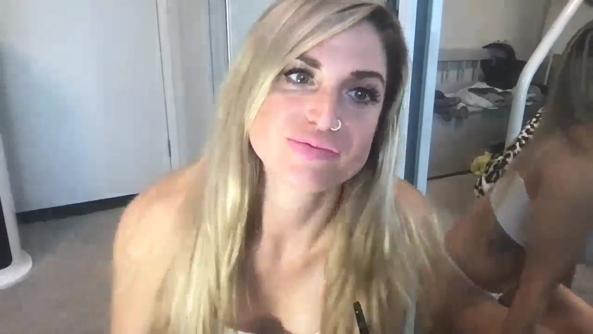 Gallery image thumbnail from Kennyxo's myfreecams stream on, 07/15/2025, 24:09 image 18 of 20