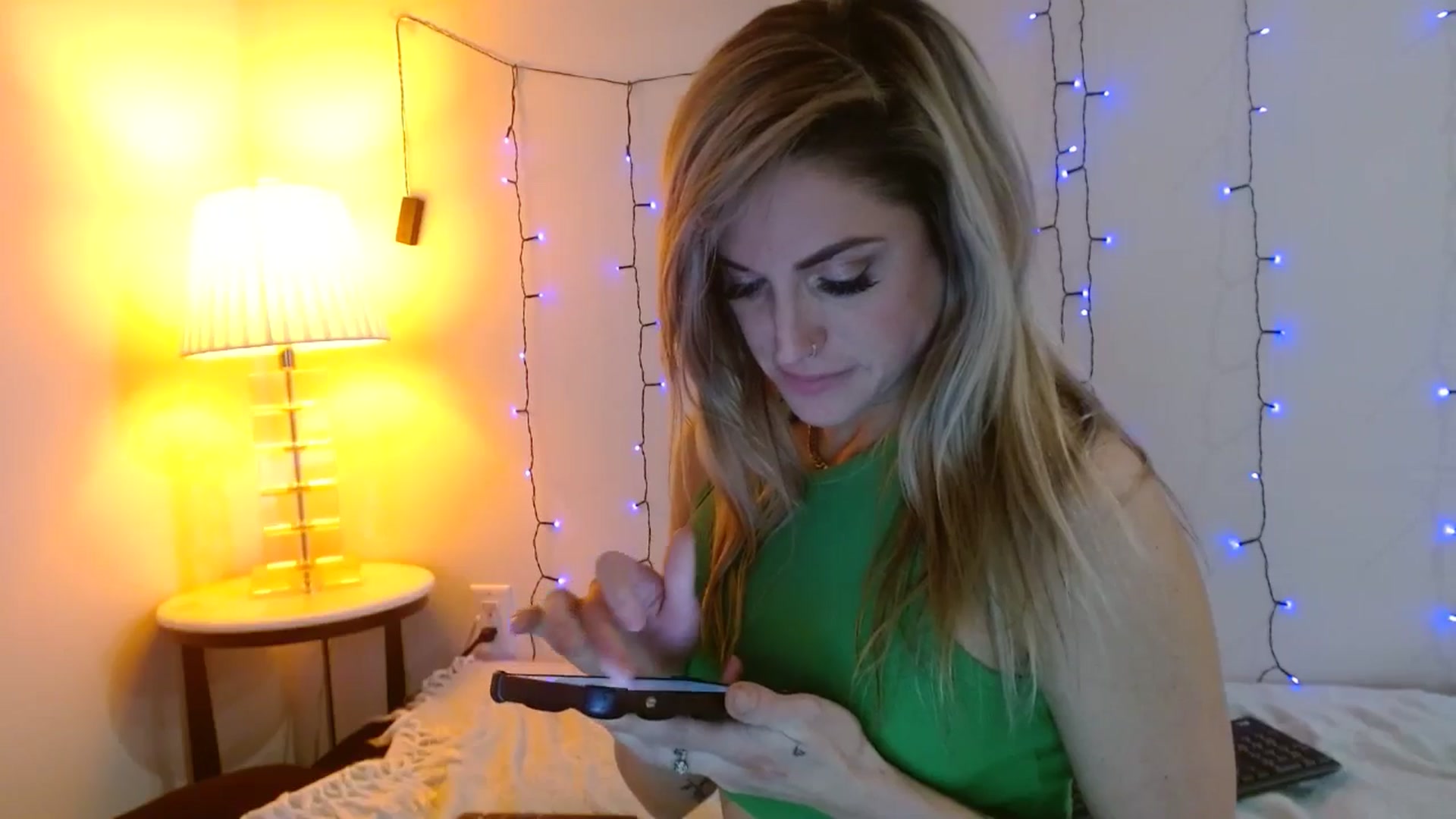 Gallery image thumbnail from Kennyxo's myfreecams stream on, 10/21/2025, 01:03 image 12 of 20