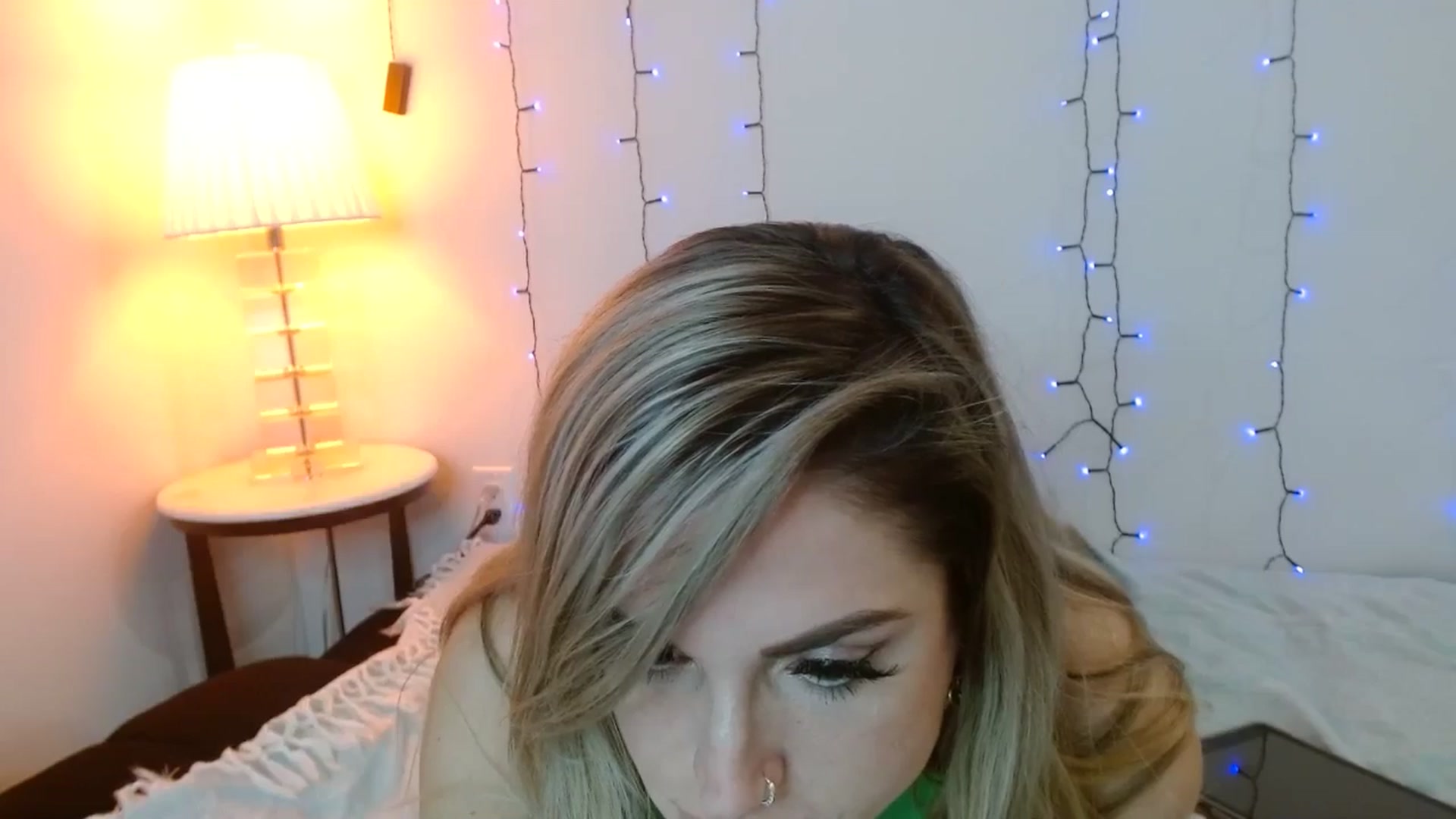 Gallery image thumbnail from Kennyxo's myfreecams stream on, 10/21/2025, 01:03 image 17 of 20