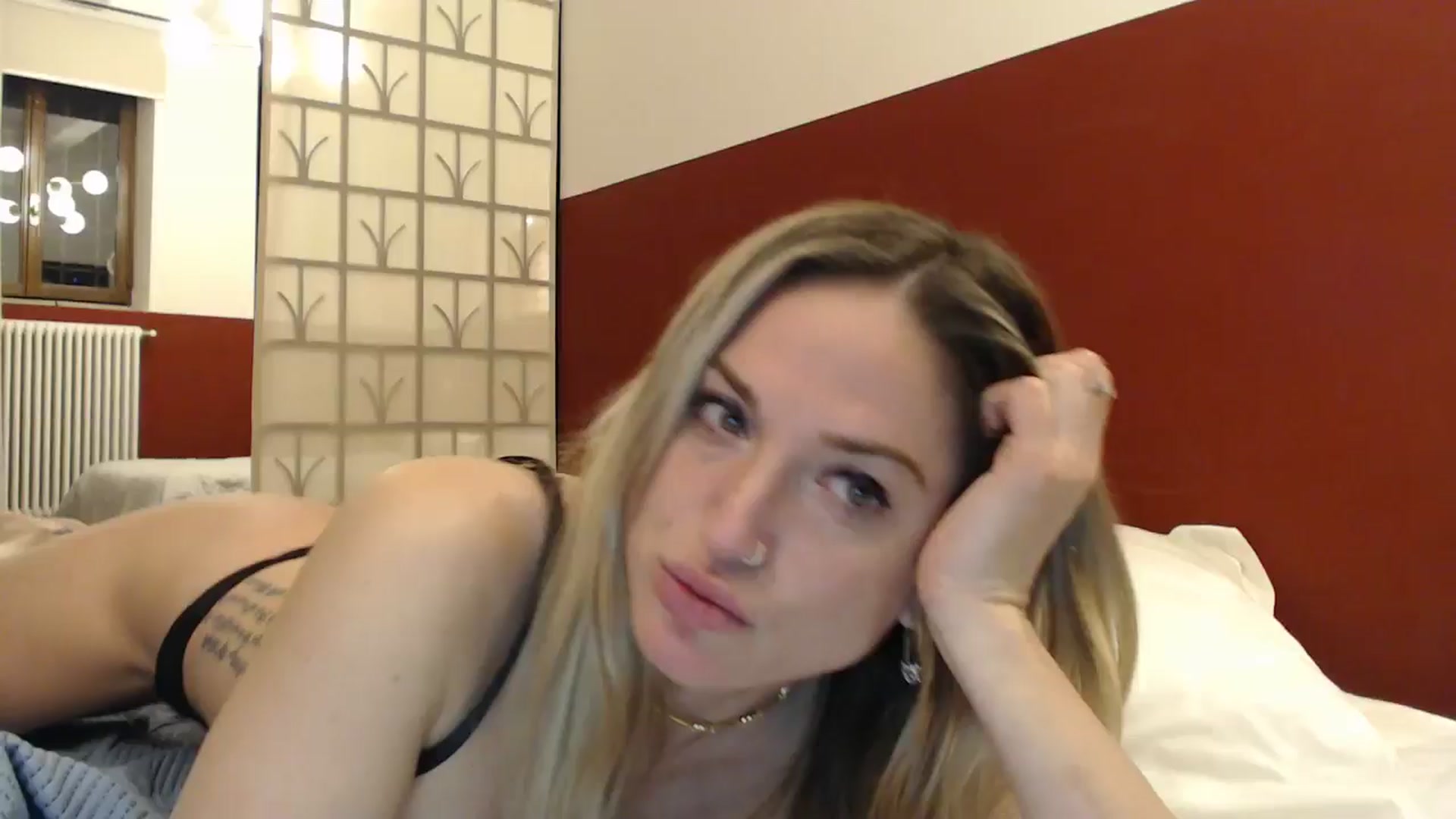 Gallery image thumbnail from Kennyxo's myfreecams stream on, 12/19/2025, 24:00 image 16 of 20