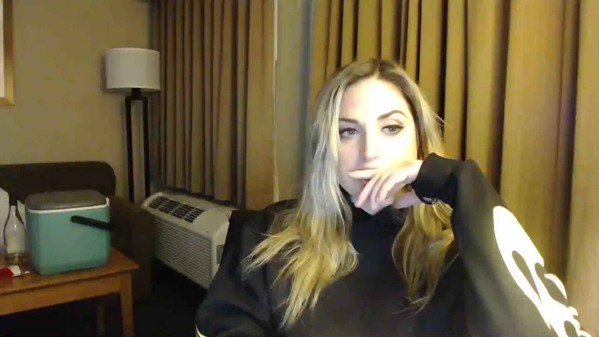 Gallery image thumbnail from Kennyxo's myfreecams stream on, 01/02/2026, 09:24 image 19 of 20