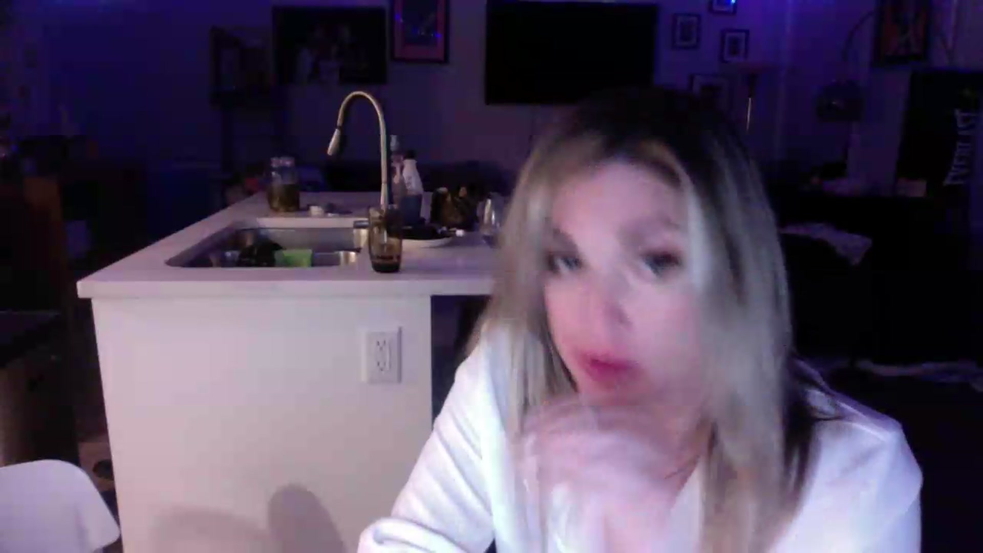 Gallery image thumbnail from Kennyxo's myfreecams stream on, 07/11/2026, 10:39 image 16 of 20