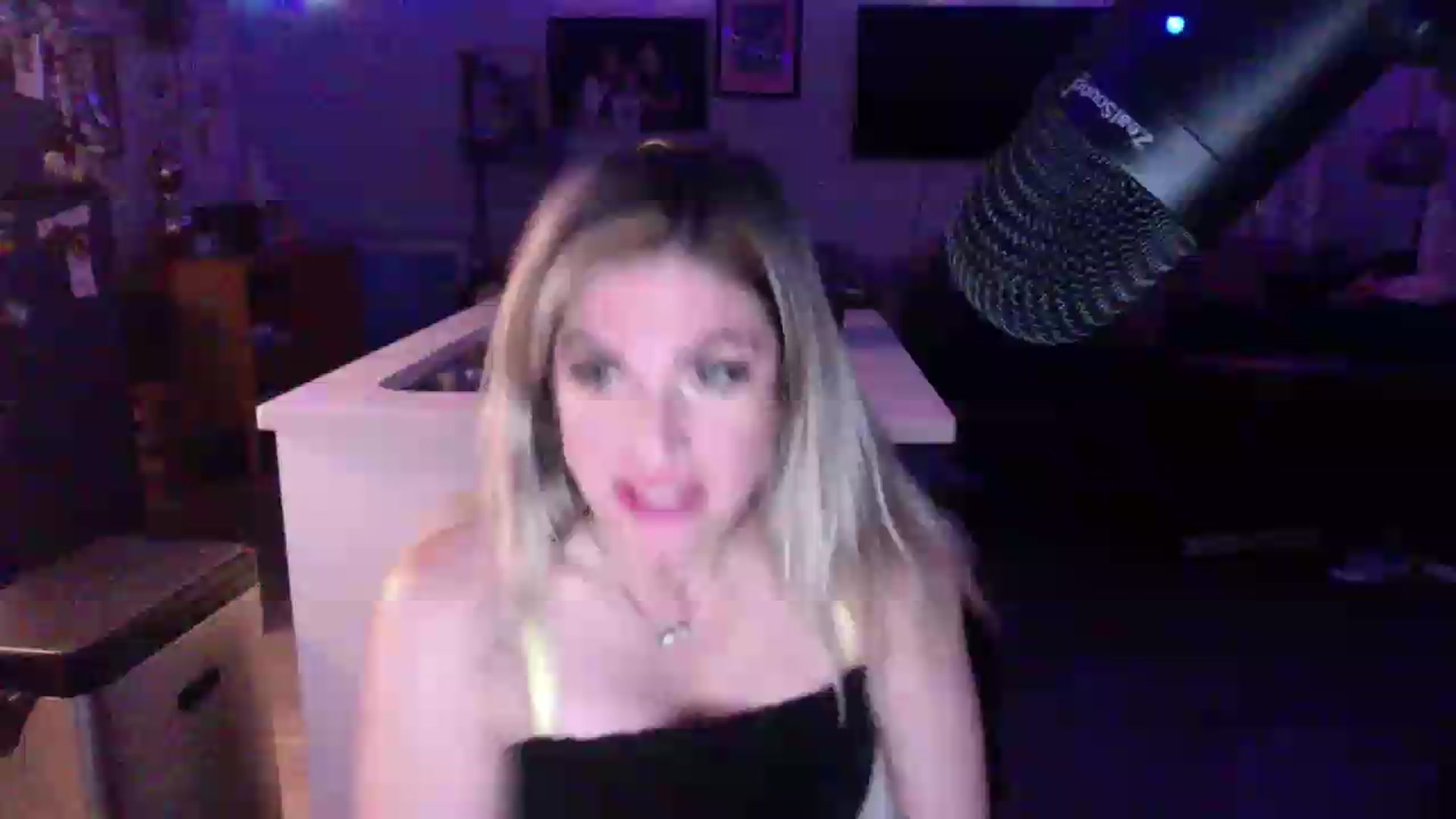 Gallery image thumbnail from Kennyxo's myfreecams stream on, 07/12/2026, 11:05 image 20 of 20