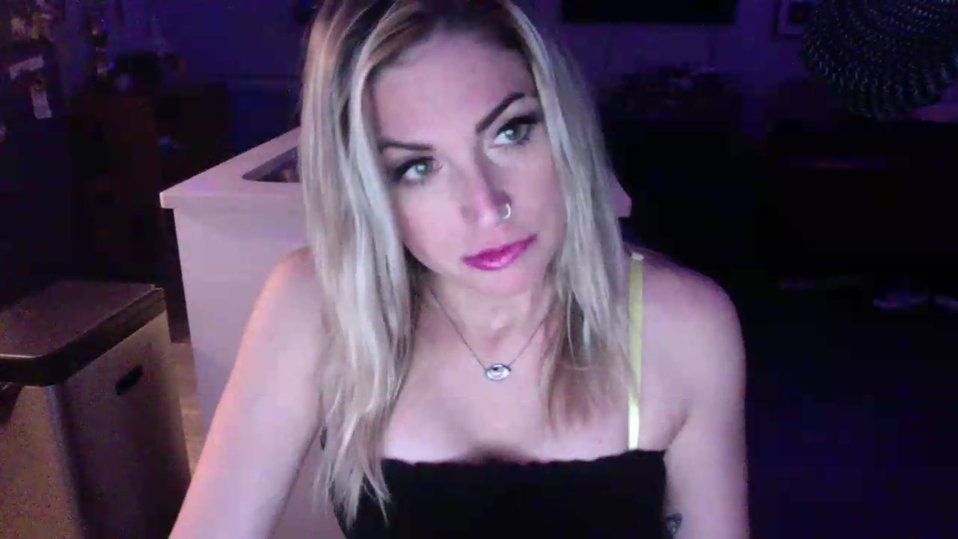 Gallery image thumbnail from Kennyxo's myfreecams stream on, 07/12/2026, 11:05 image 10 of 20