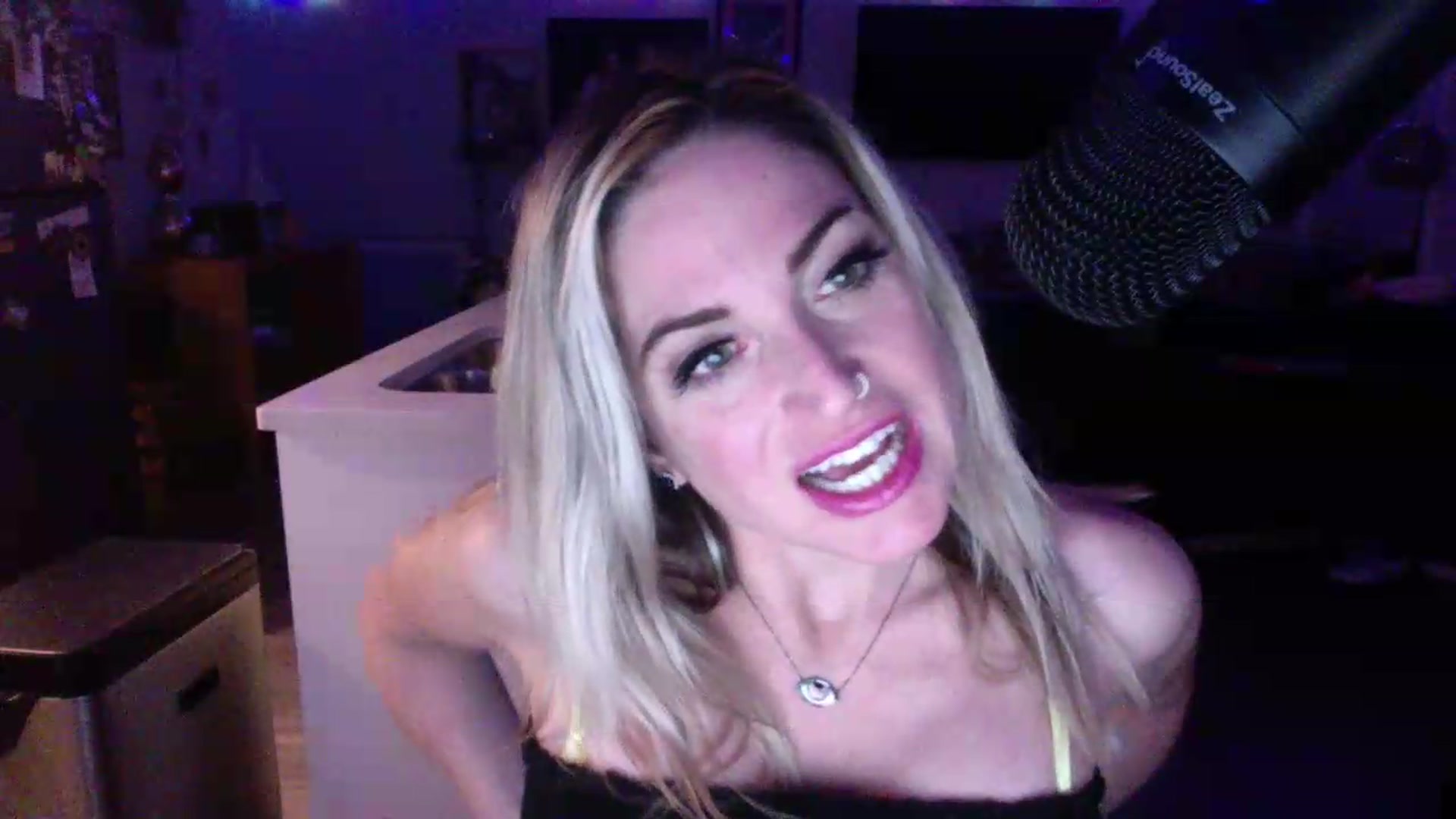 Gallery image thumbnail from Kennyxo's myfreecams stream on, 07/12/2026, 11:05 image 18 of 20