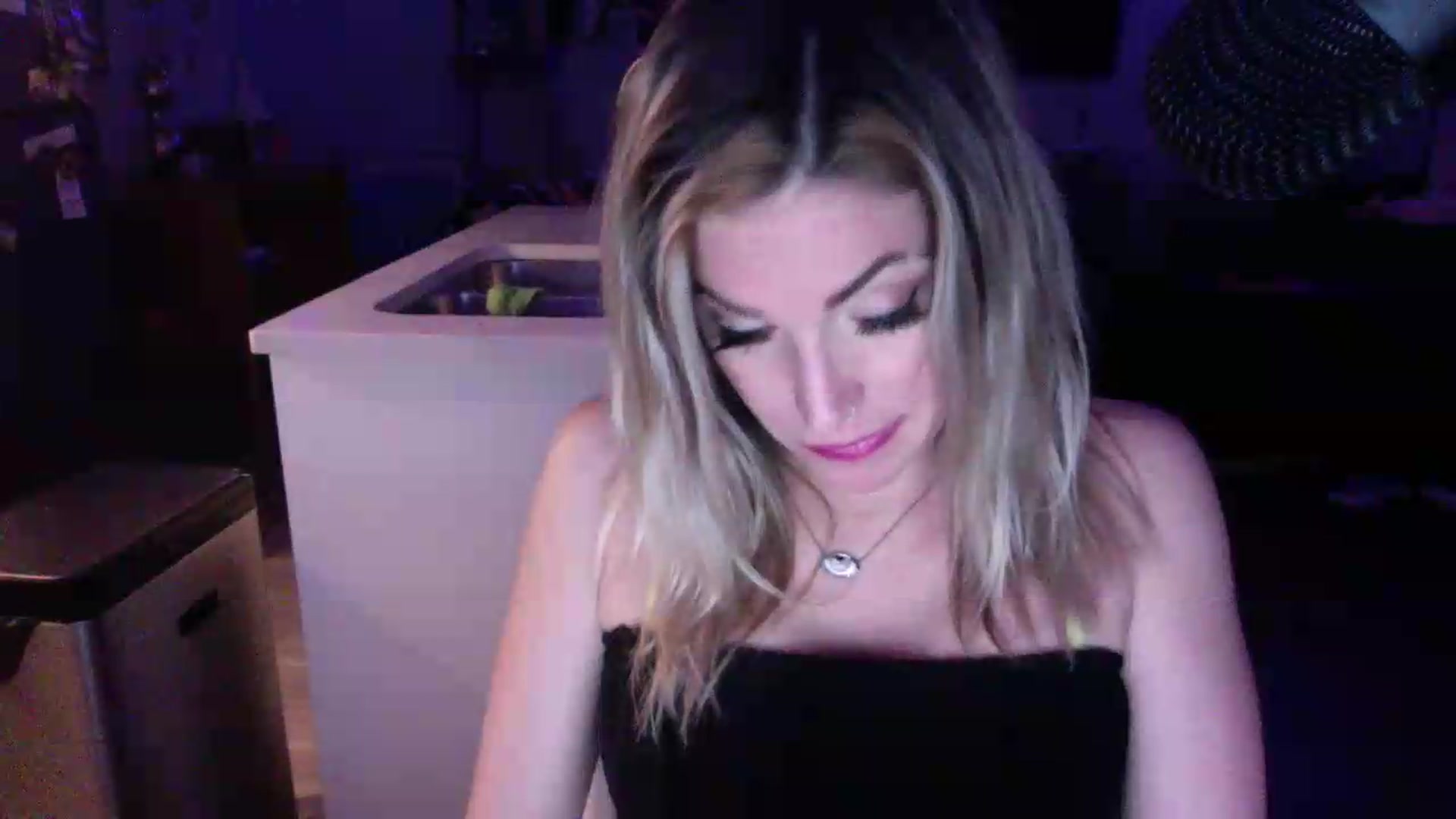 Gallery image thumbnail from Kennyxo's myfreecams stream on, 07/12/2026, 11:05 image 14 of 20