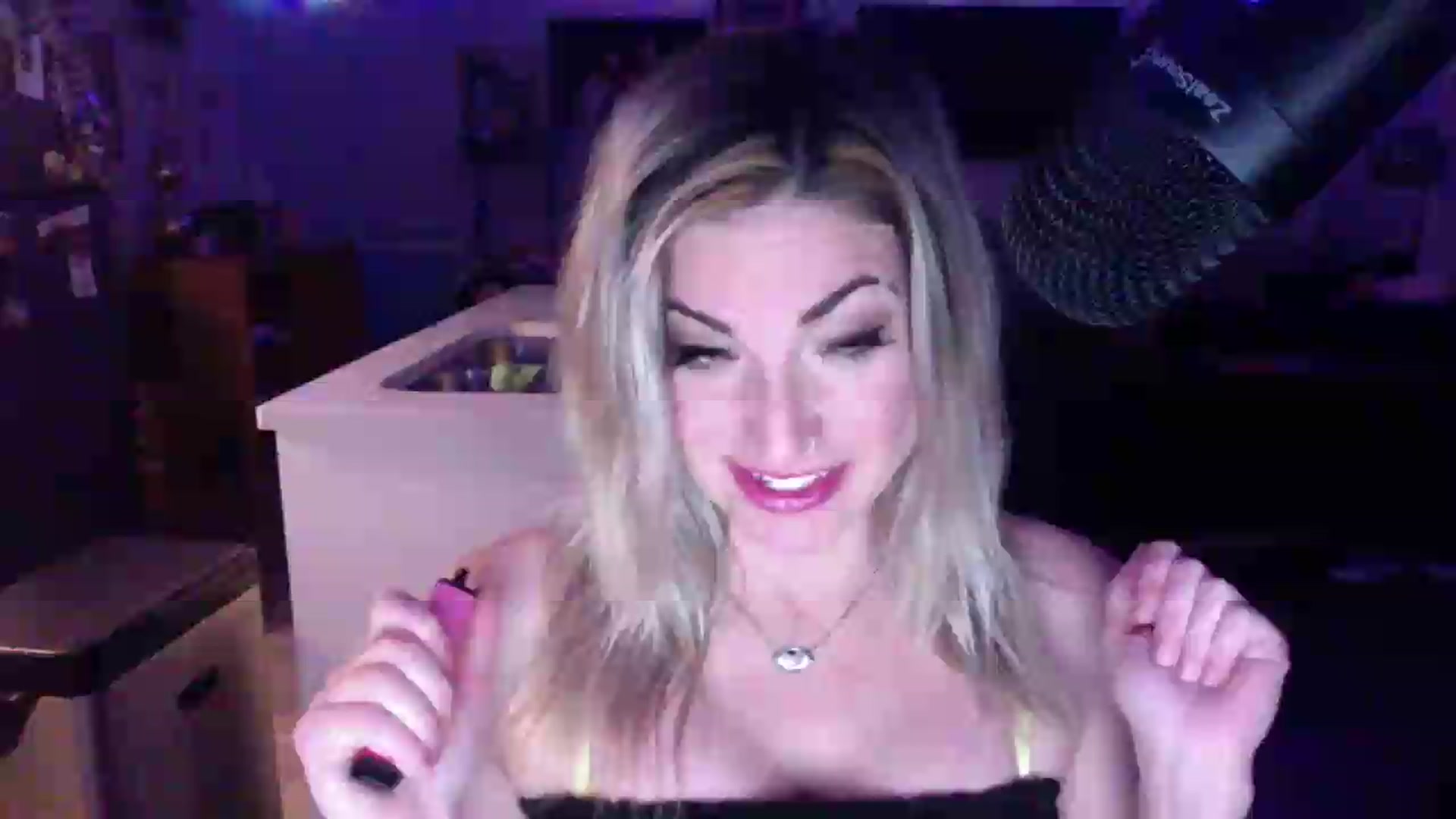 Gallery image thumbnail from Kennyxo's myfreecams stream on, 07/12/2026, 11:05 image 19 of 20
