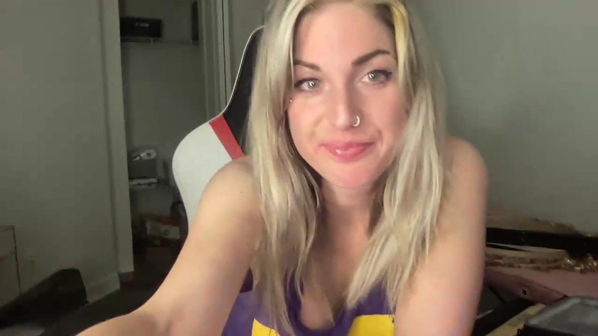Gallery image thumbnail from Kennyxo's myfreecams stream on, 08/12/2026, 07:00 image 18 of 20