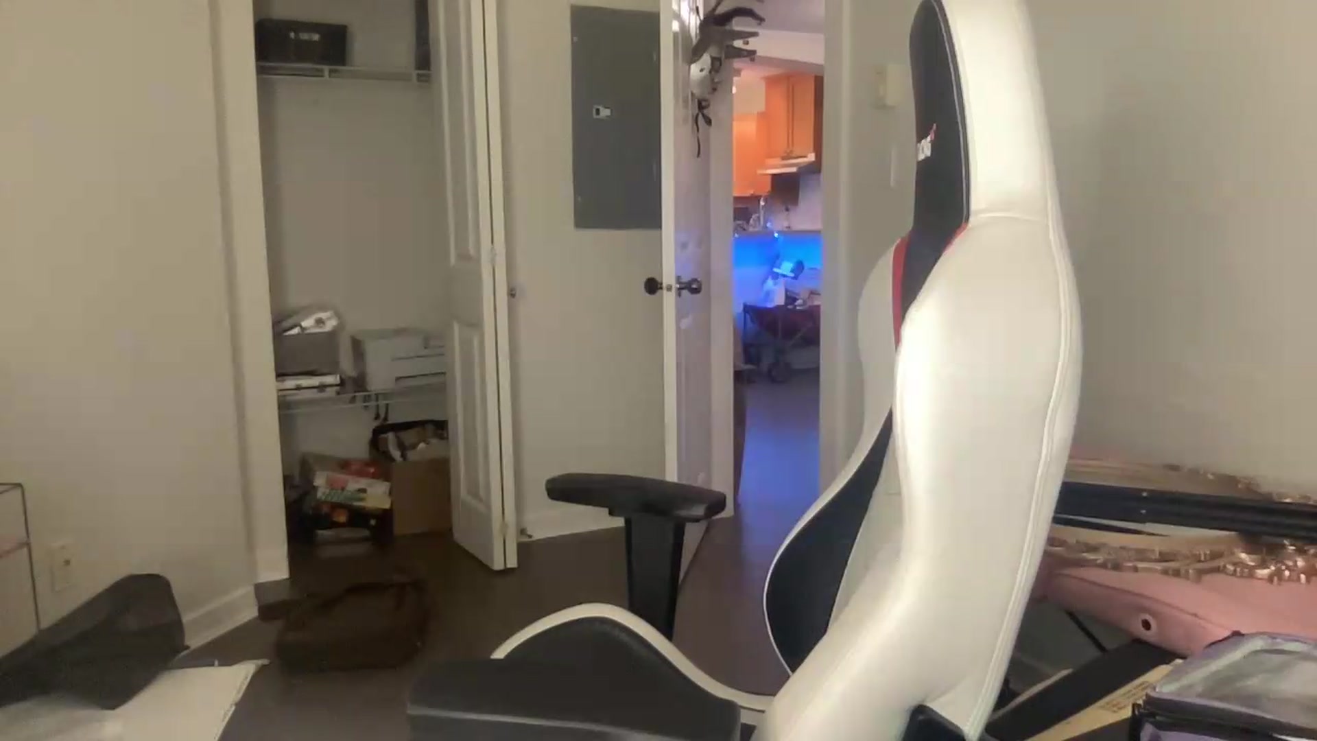 Gallery image thumbnail from Kennyxo's myfreecams stream on, 08/12/2026, 07:00 image 17 of 20