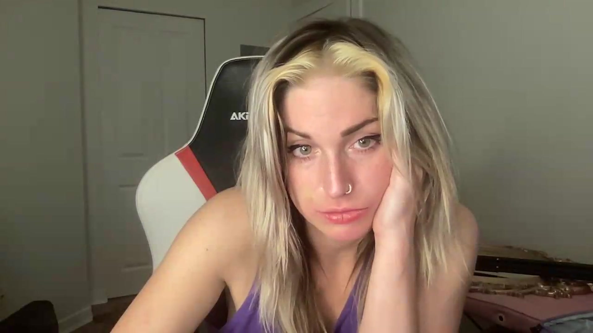 Gallery image thumbnail from Kennyxo's myfreecams stream on, 08/12/2026, 07:00 image 2 of 20