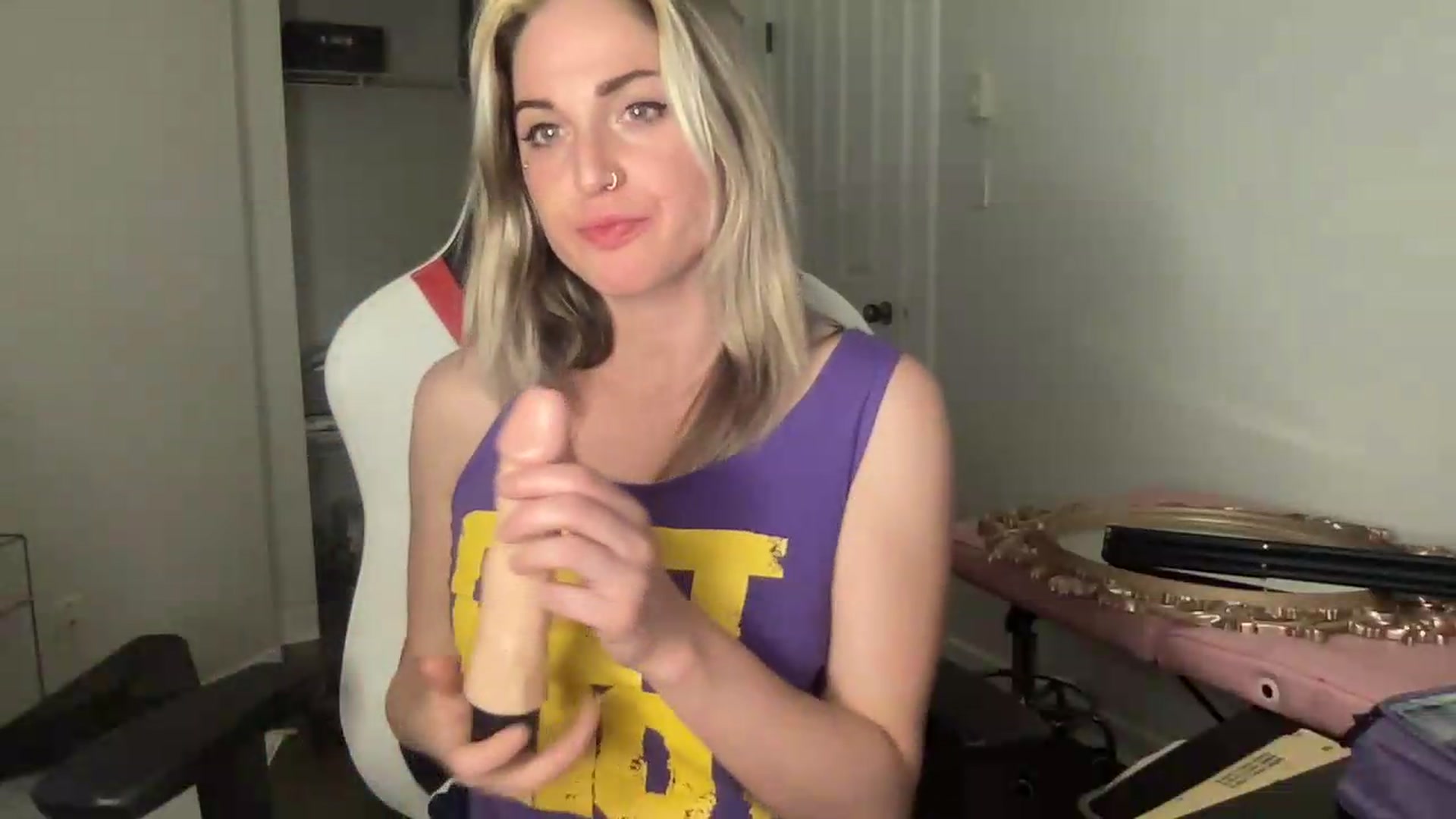 Gallery image thumbnail from Kennyxo's myfreecams stream on, 08/12/2026, 07:00 image 10 of 20