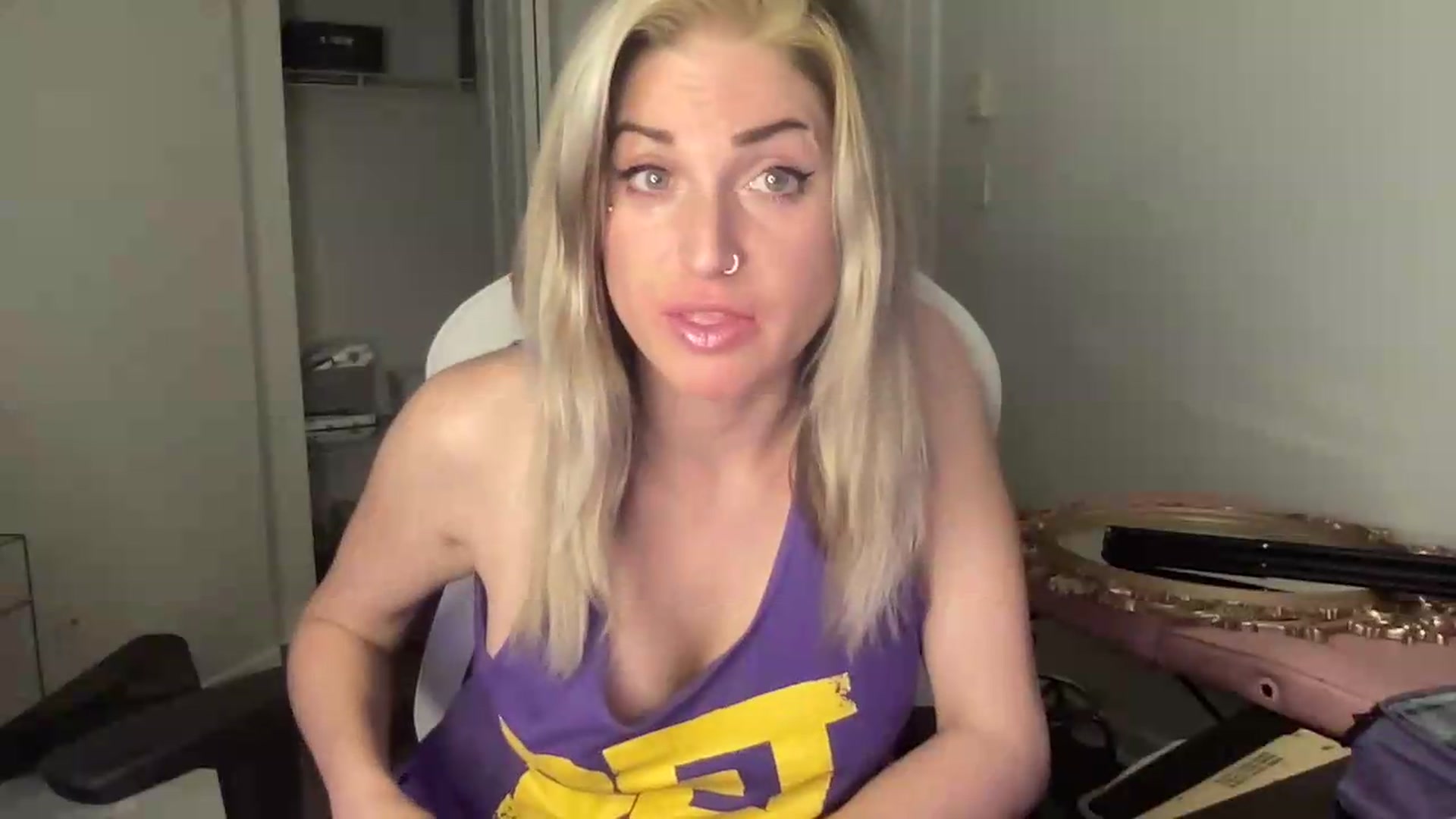 Gallery image thumbnail from Kennyxo's myfreecams stream on, 08/12/2026, 07:00 image 13 of 20