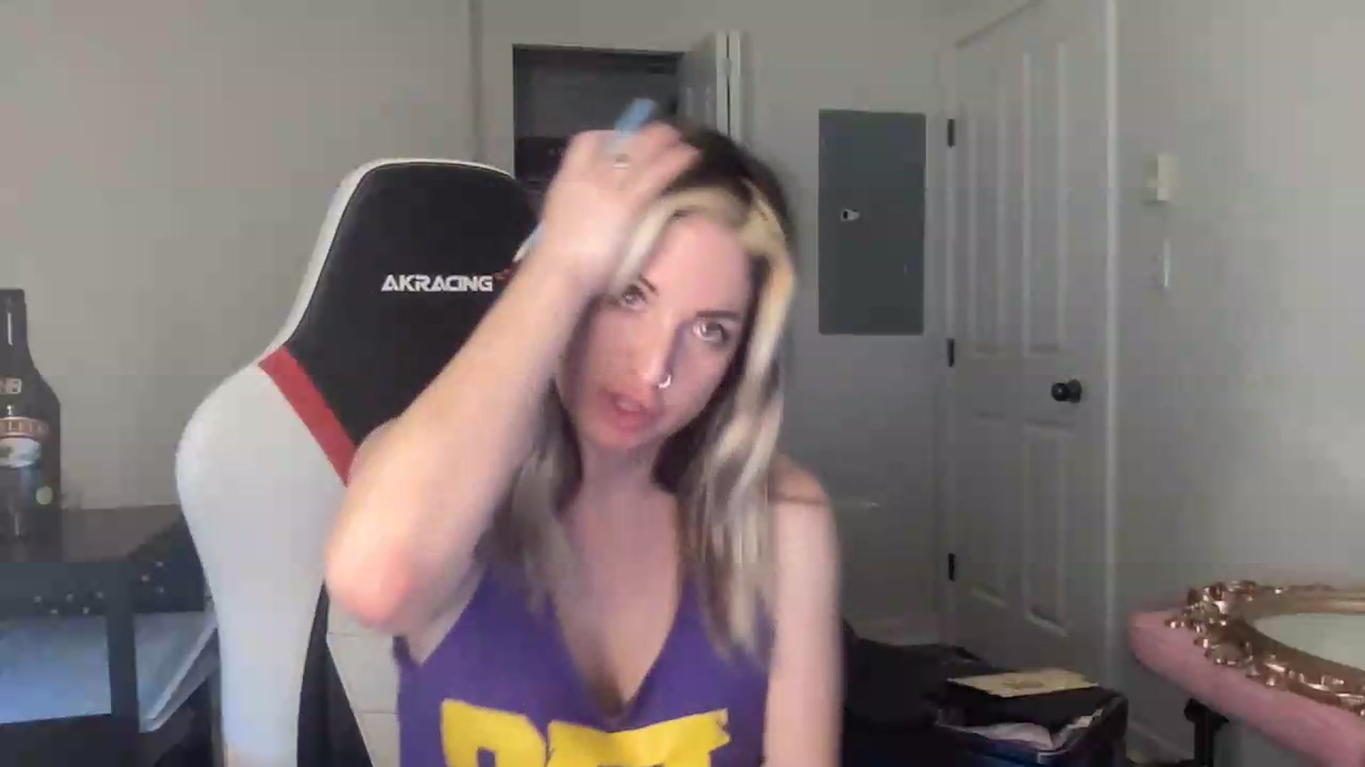 Gallery image thumbnail from Kennyxo's myfreecams stream on, 08/12/2026, 07:34 image 6 of 20