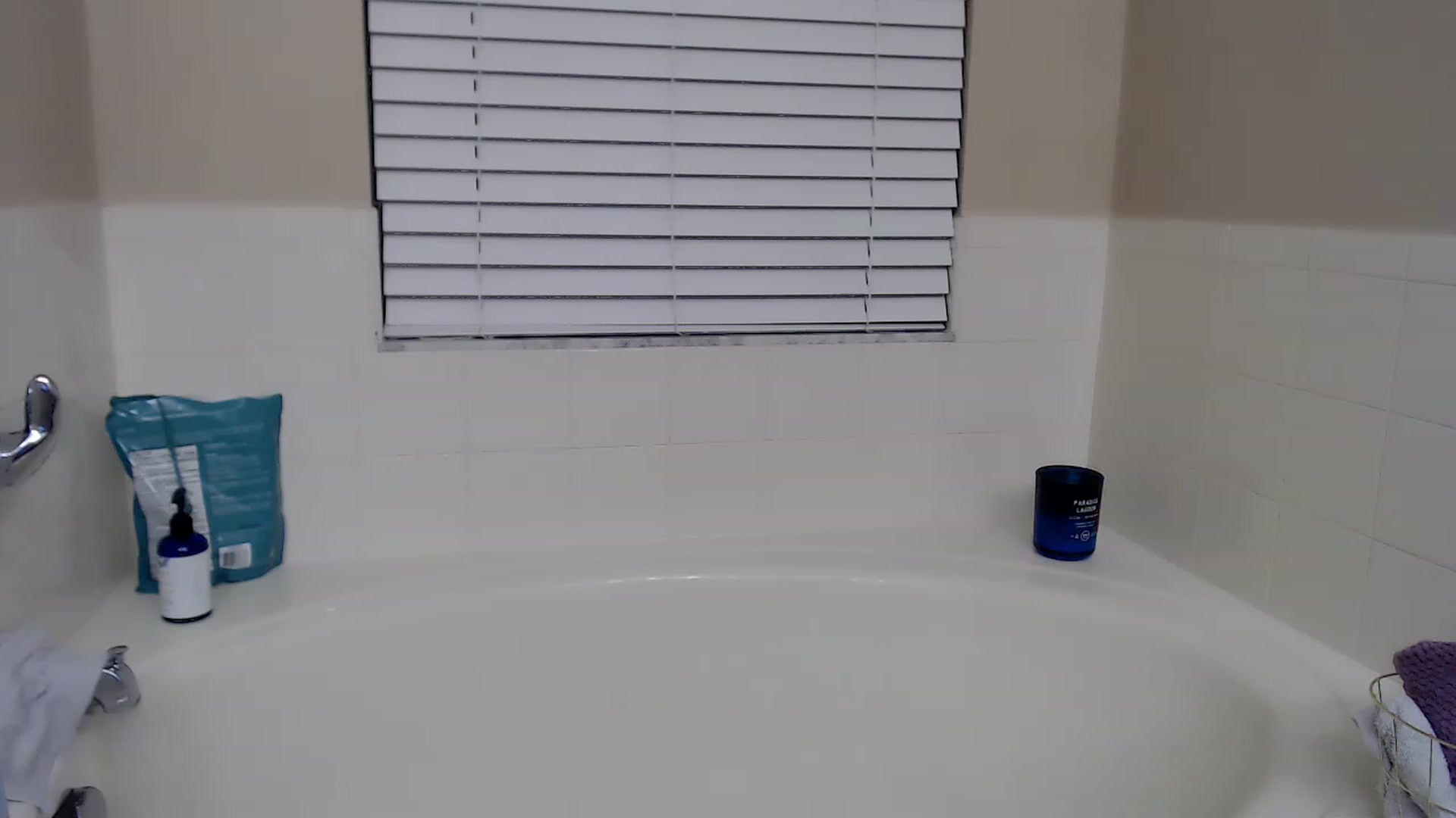 Gallery image thumbnail from KenzieCams's myfreecams stream on, 12/18/2022, 02:03 image 16 of 20
