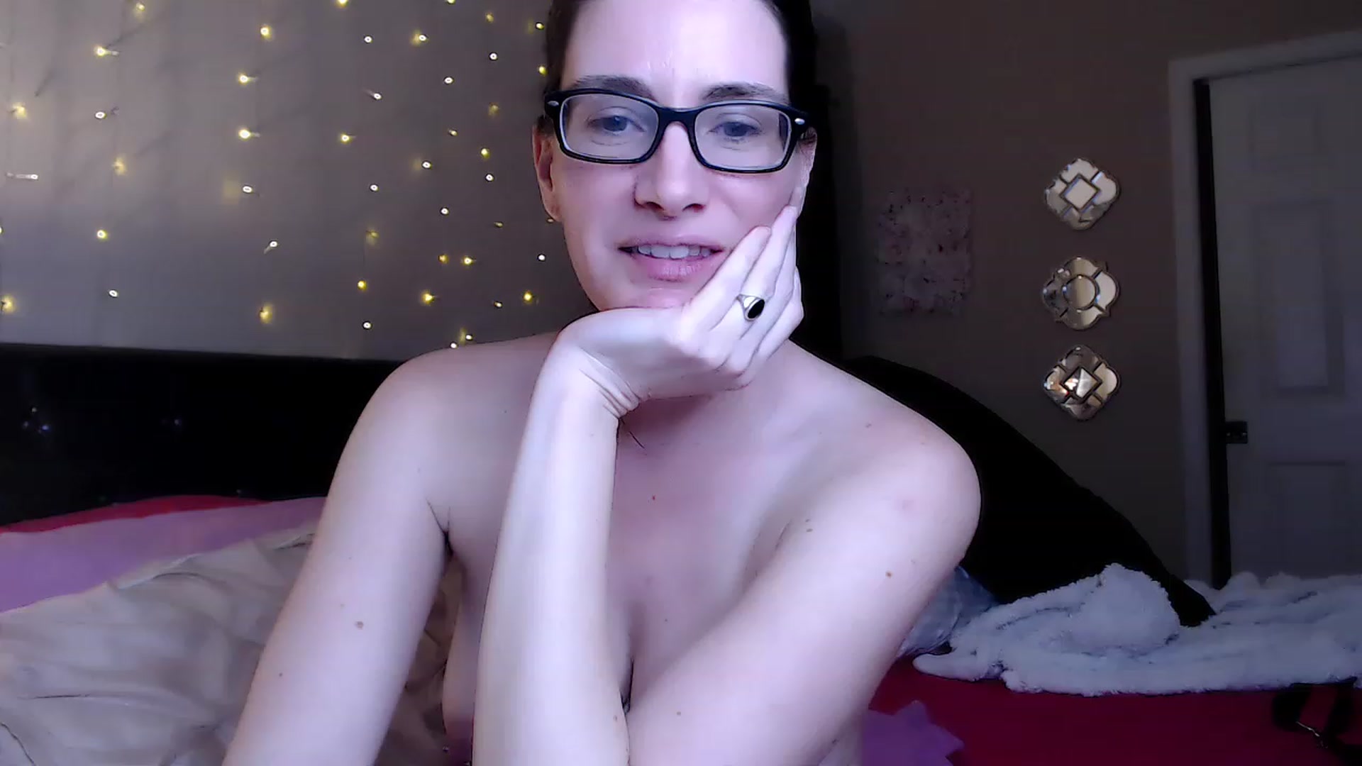 Gallery image thumbnail from KenzieCams's myfreecams stream on, 01/04/2023, 01:06 image 5 of 20