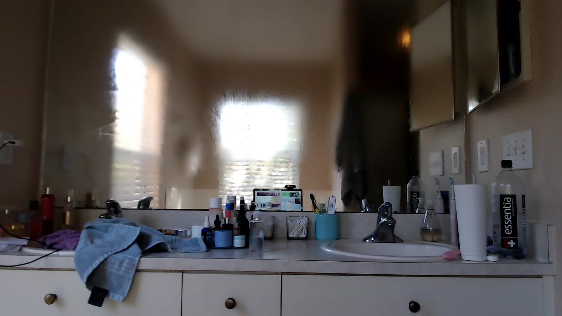 Gallery image thumbnail from KenzieCams's myfreecams stream on, 01/25/2023, 16:49 image 15 of 20