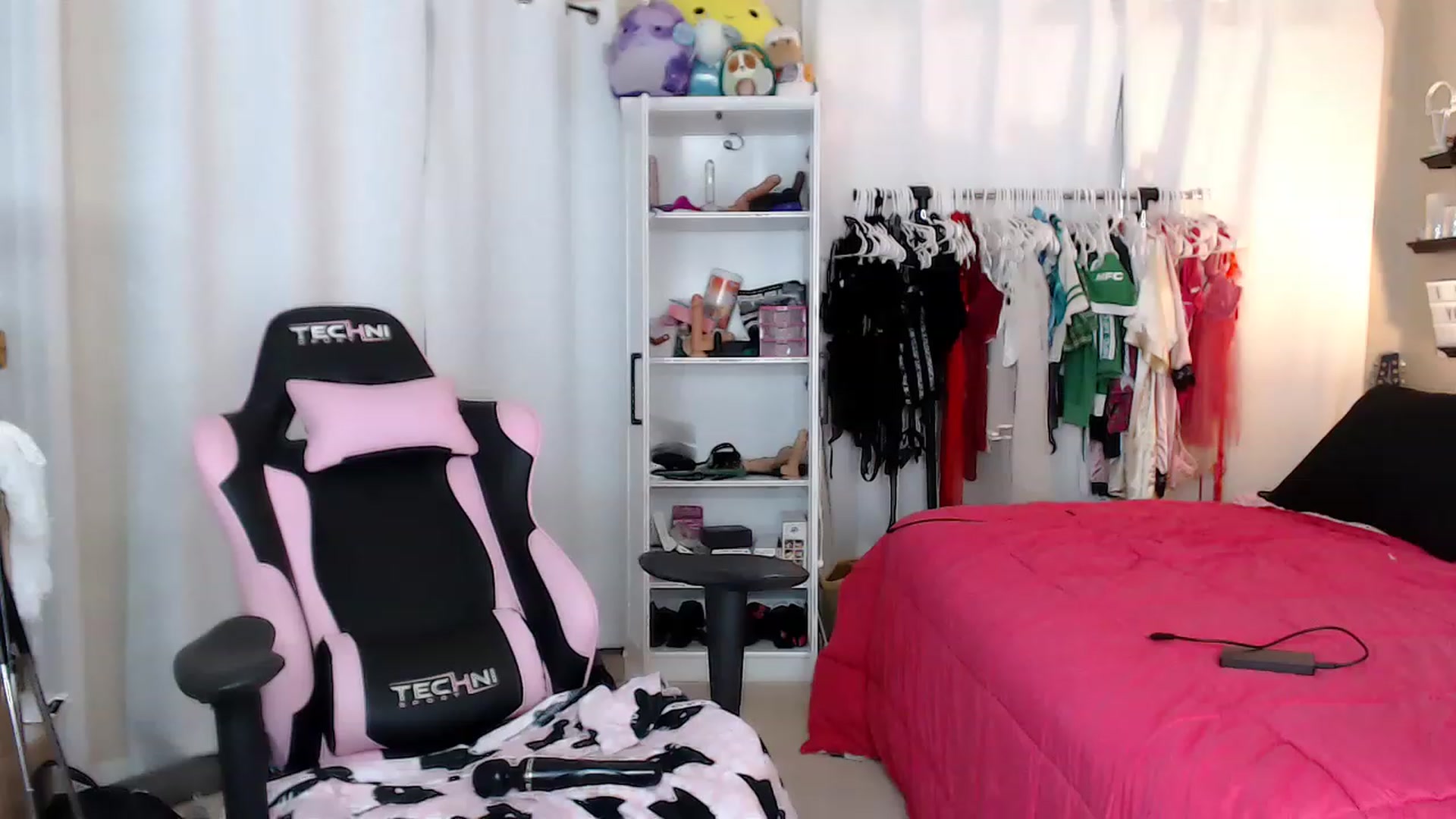 Gallery image thumbnail from KenzieCams's myfreecams stream on, 01/26/2023, 18:55 image 20 of 20