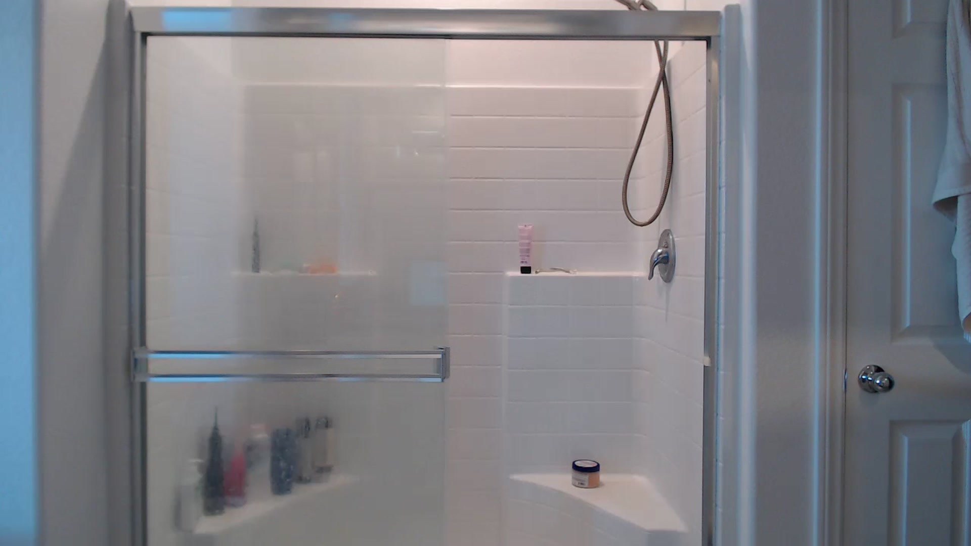 Gallery image thumbnail from KenzieCams's myfreecams stream on, 06/17/2023, 16:54 image 10 of 20