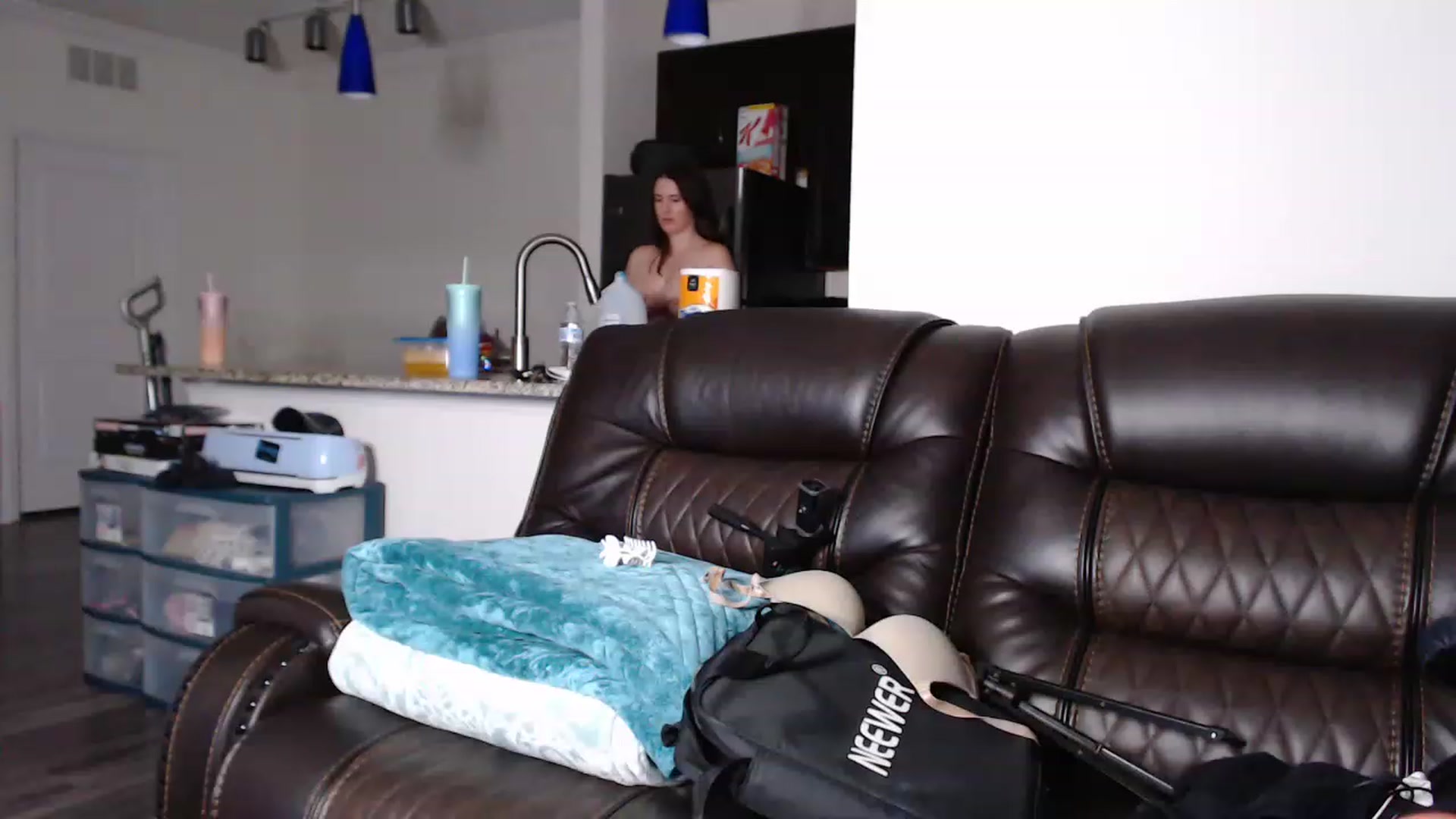 Gallery image thumbnail from KenzieCams's myfreecams stream on, 08/13/2023, 24:35 image 14 of 20