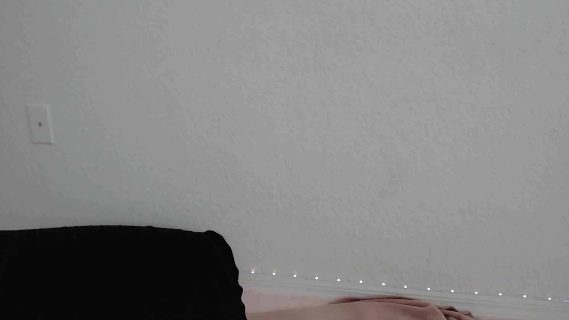 Gallery image thumbnail from KenzieCams's myfreecams stream on, 12/04/2023, 16:50 image 16 of 20