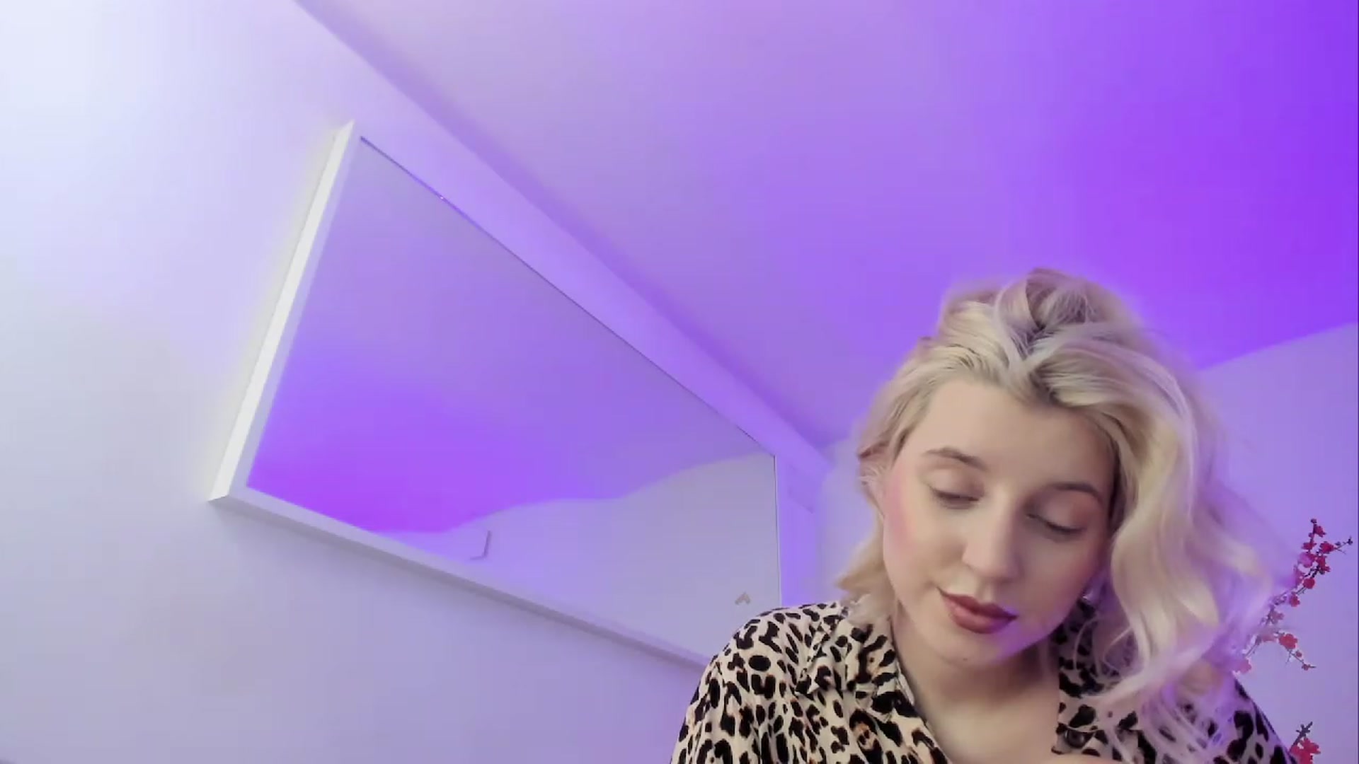 Gallery image thumbnail from KenzieDawton's myfreecams stream on, 03/26/2023, 19:22 image 13 of 20