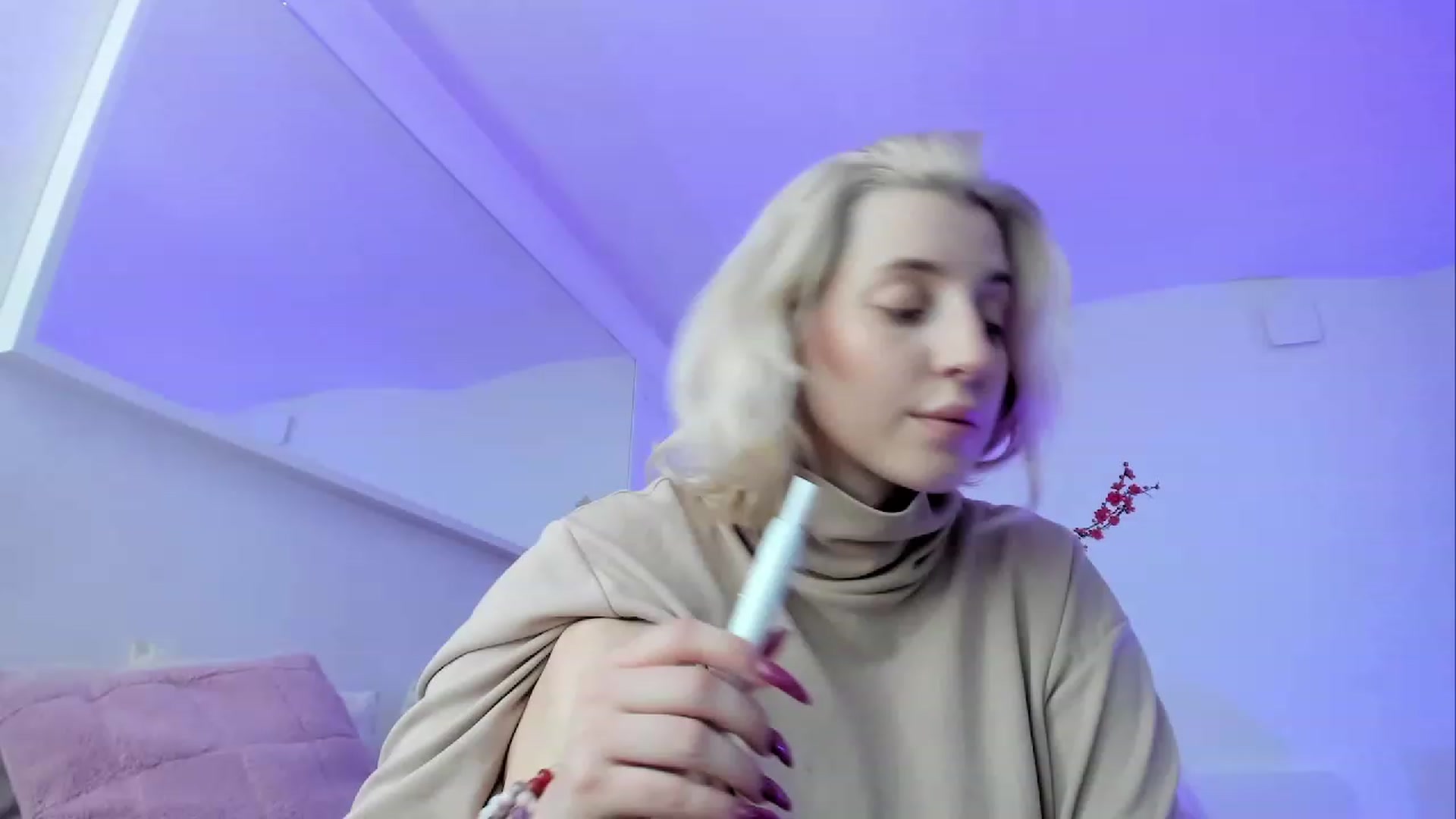 Gallery image thumbnail from KenzieDawton's myfreecams stream on, 04/16/2023, 19:53 image 13 of 20