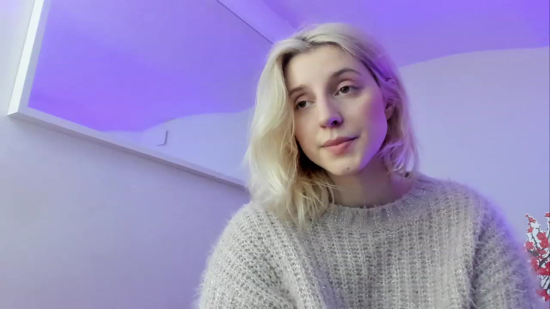 Gallery image thumbnail from KenzieDawton's myfreecams stream on, 04/23/2023, 20:16 image 12 of 20