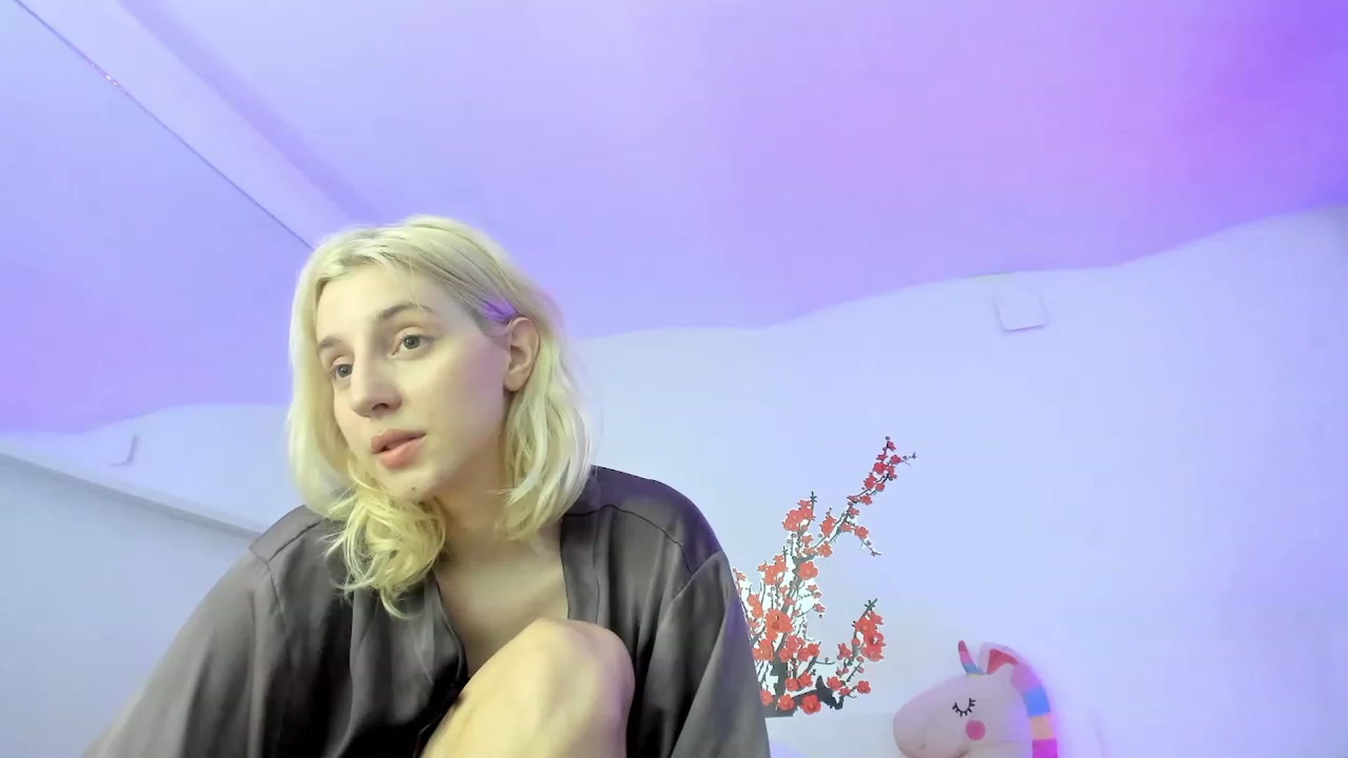 Gallery image thumbnail from KenzieDawton's myfreecams stream on, 07/24/2023, 19:37 image 14 of 20
