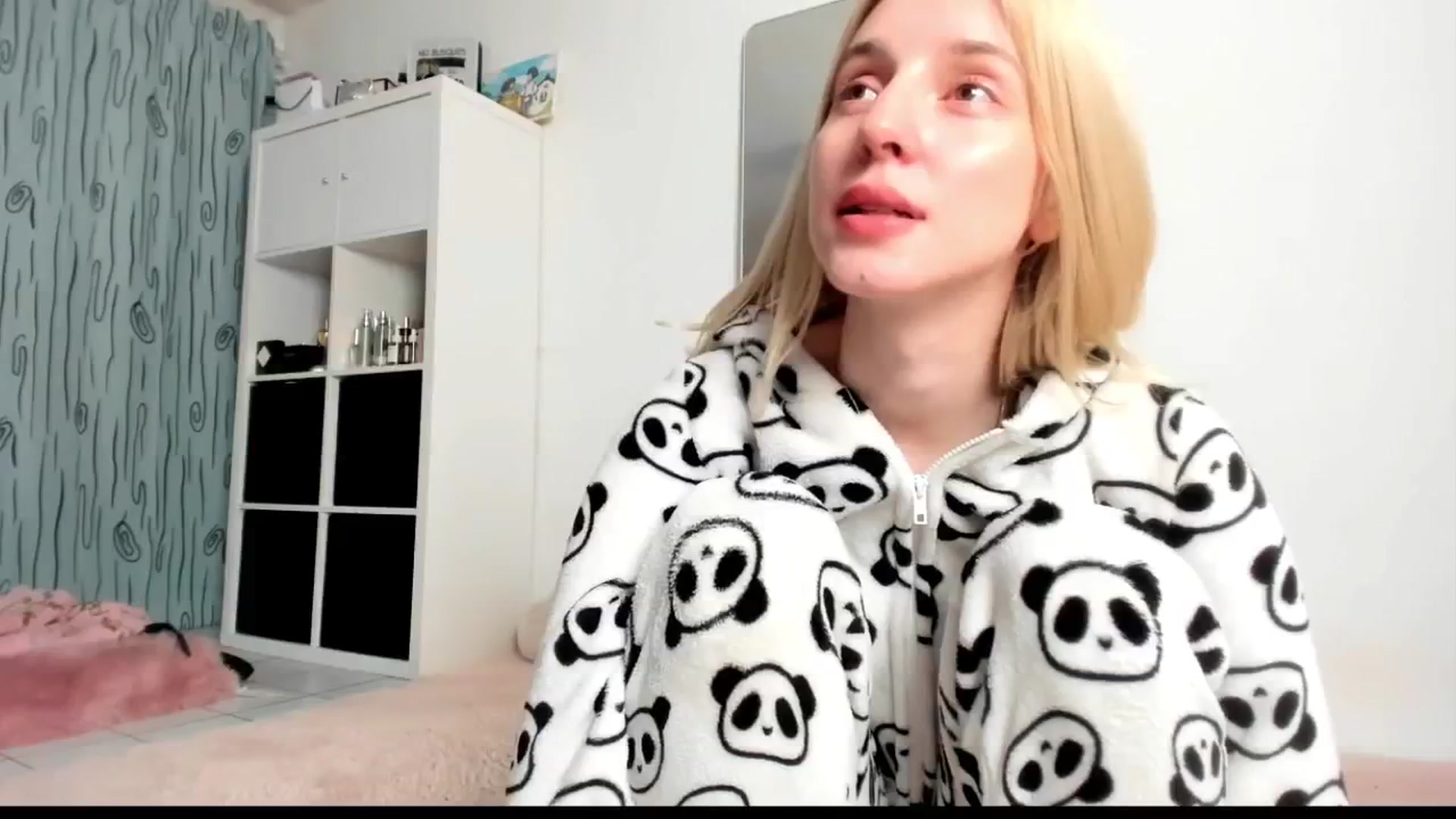 Gallery image thumbnail from KenzieDawton's myfreecams stream on, 03/29/2025, 10:12 image 18 of 20