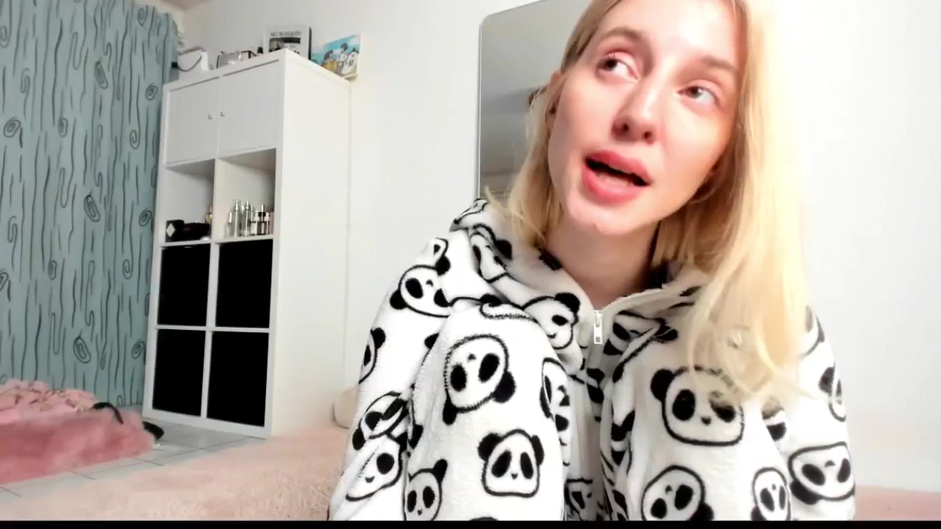 Gallery image thumbnail from KenzieDawton's myfreecams stream on, 03/29/2025, 10:12 image 19 of 20
