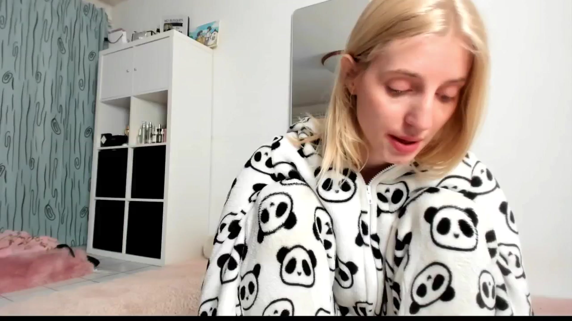 Gallery image thumbnail from KenzieDawton's myfreecams stream on, 03/29/2025, 10:12 image 20 of 20