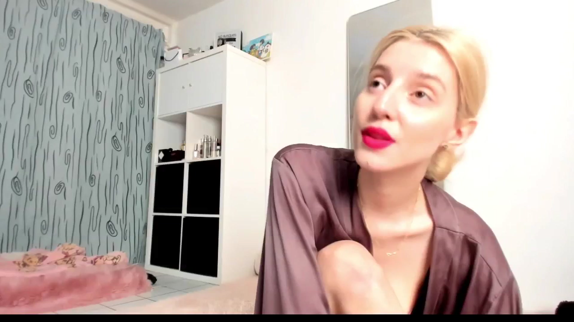 Gallery image thumbnail from KenzieDawton's myfreecams stream on, 04/20/2025, 07:36 image 19 of 20