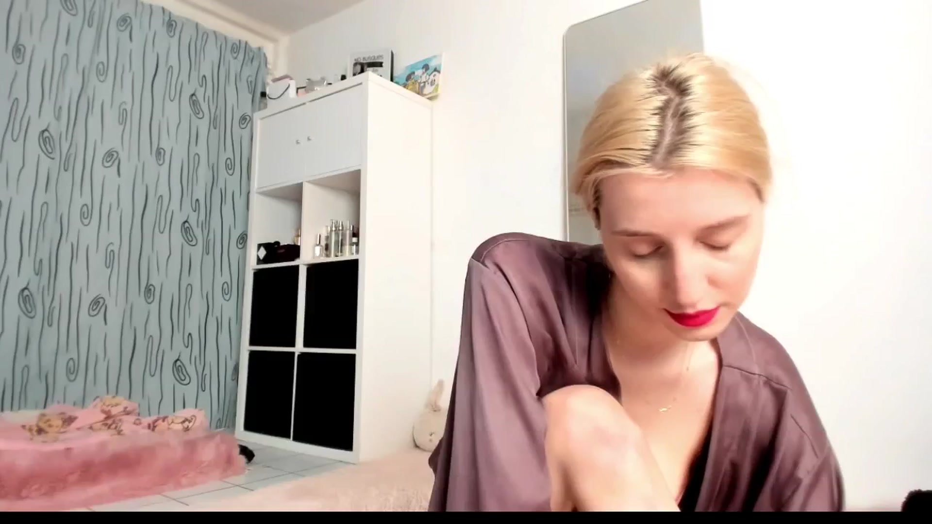 Gallery image thumbnail from KenzieDawton's myfreecams stream on, 04/20/2025, 07:36 image 18 of 20