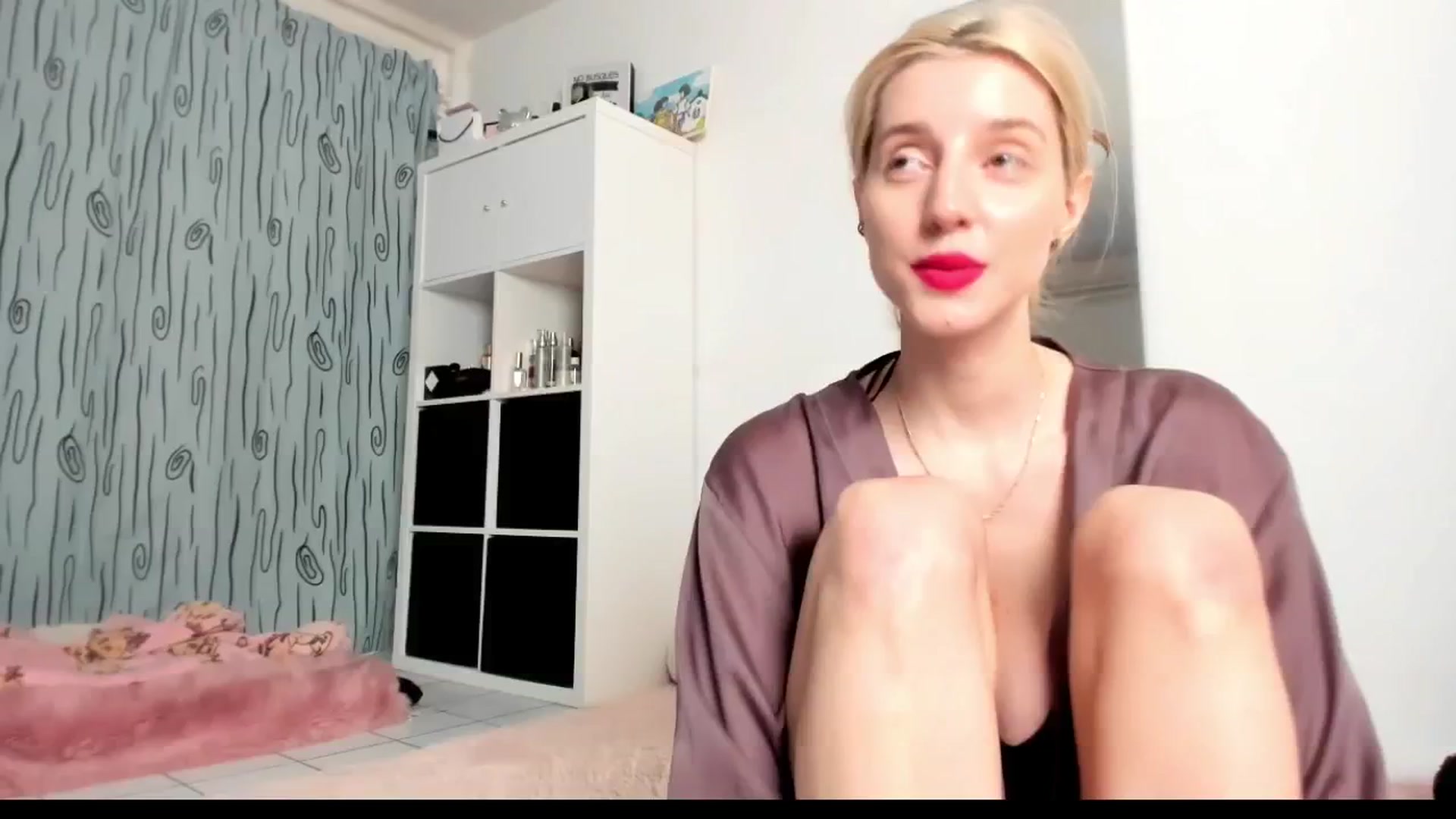 Gallery image thumbnail from KenzieDawton's myfreecams stream on, 04/20/2025, 07:36 image 11 of 20