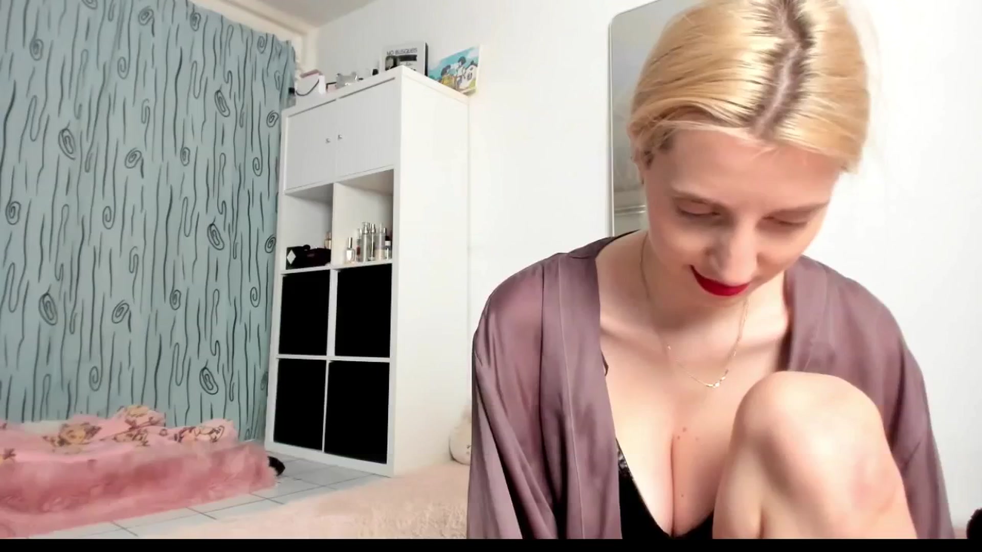 Gallery image thumbnail from KenzieDawton's myfreecams stream on, 04/20/2025, 07:36 image 14 of 20
