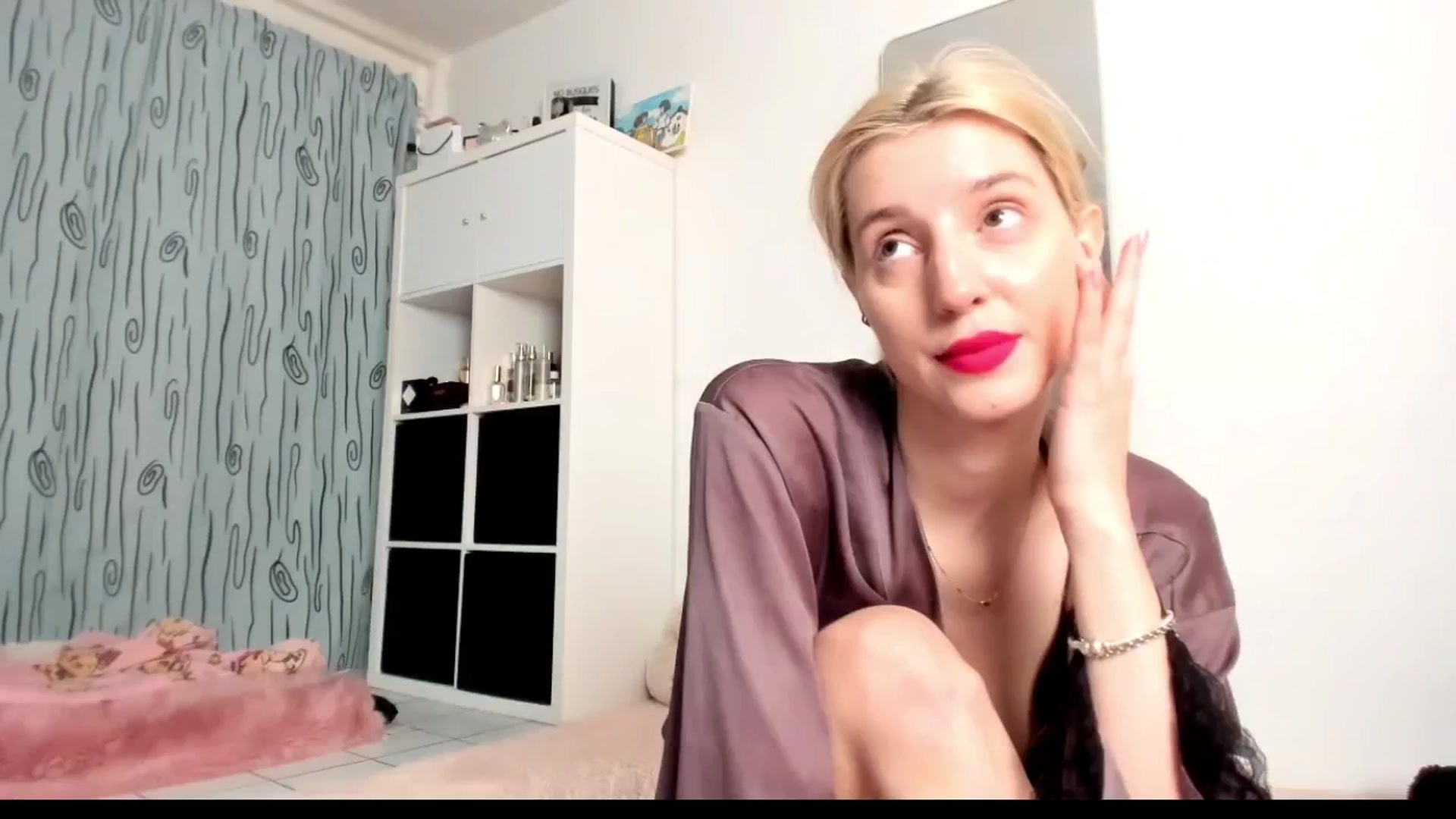 Gallery image thumbnail from KenzieDawton's myfreecams stream on, 04/20/2025, 07:36 image 17 of 20
