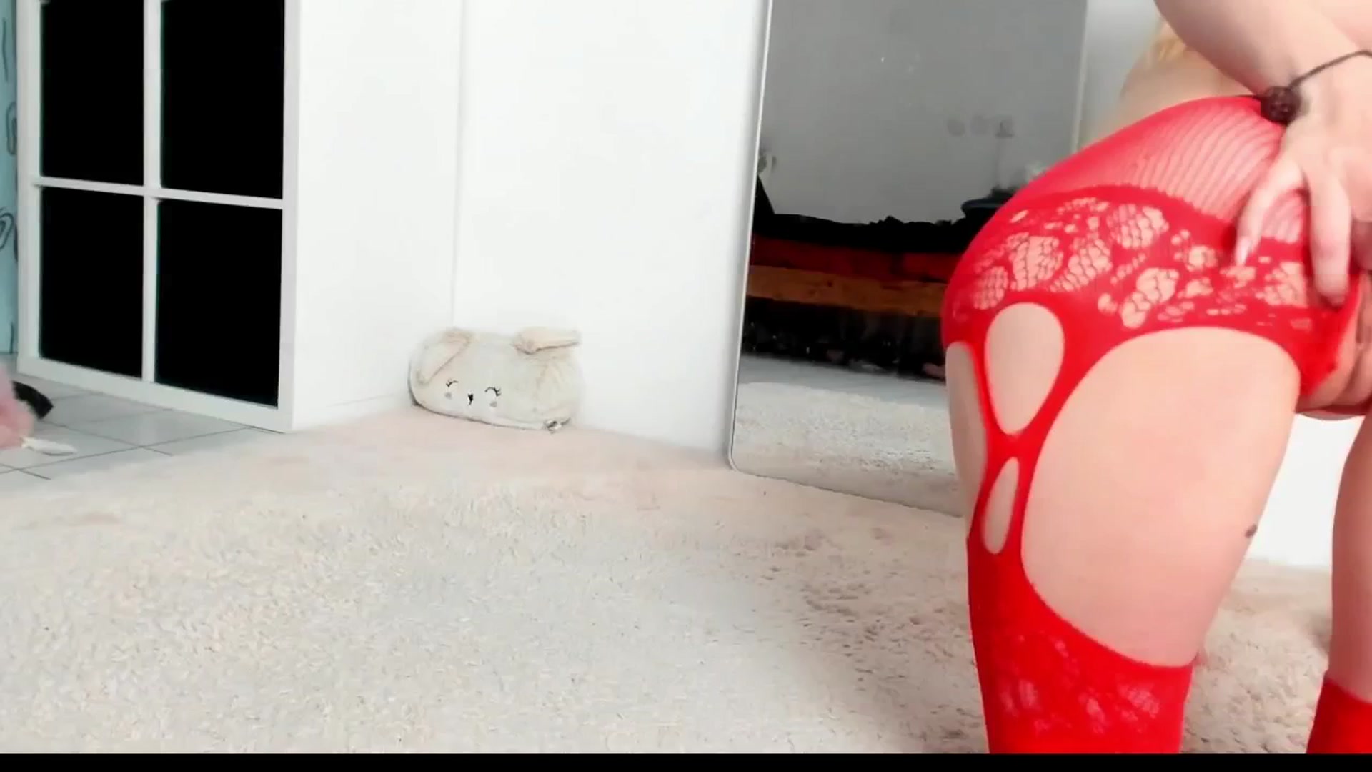 Gallery image thumbnail from KenzieDawton's myfreecams stream on, 05/08/2025, 18:09 image 10 of 20