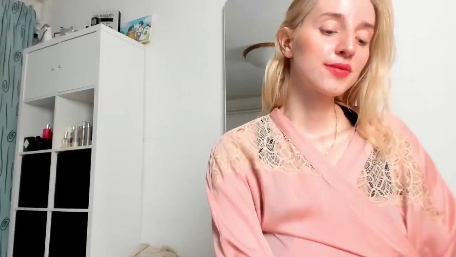 Gallery image thumbnail from KenzieDawton's myfreecams stream on, 06/07/2025, 15:15 image 10 of 20