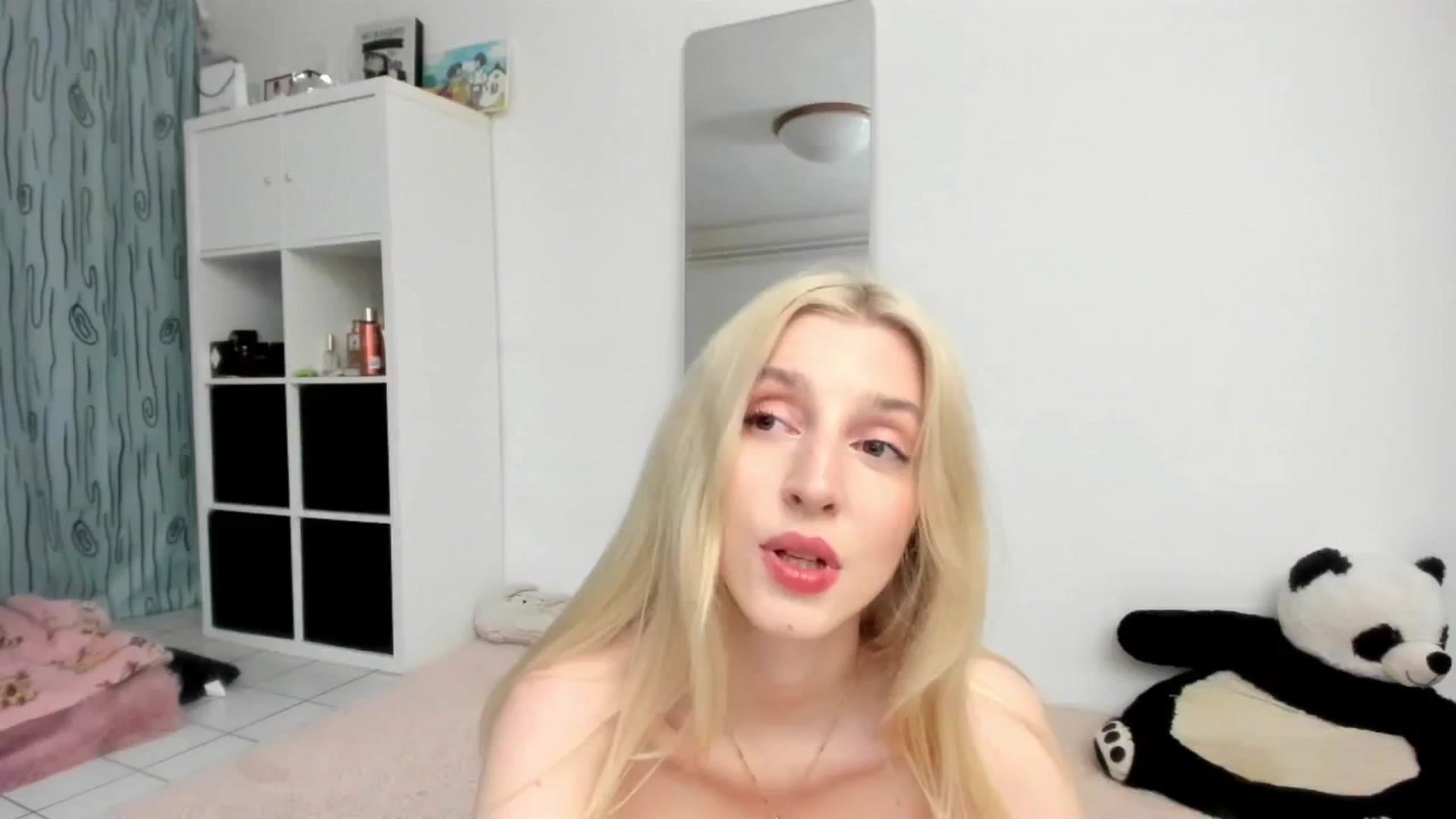 Gallery image thumbnail from KenzieDawton's myfreecams stream on, 04/22/2026, 17:10 image 19 of 20