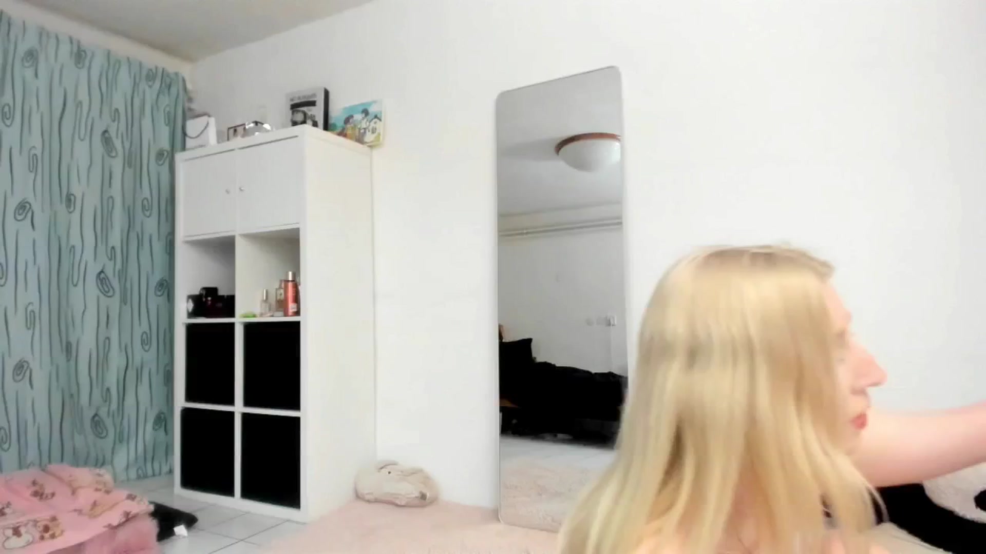 Gallery image thumbnail from KenzieDawton's myfreecams stream on, 04/22/2026, 17:10 image 17 of 20