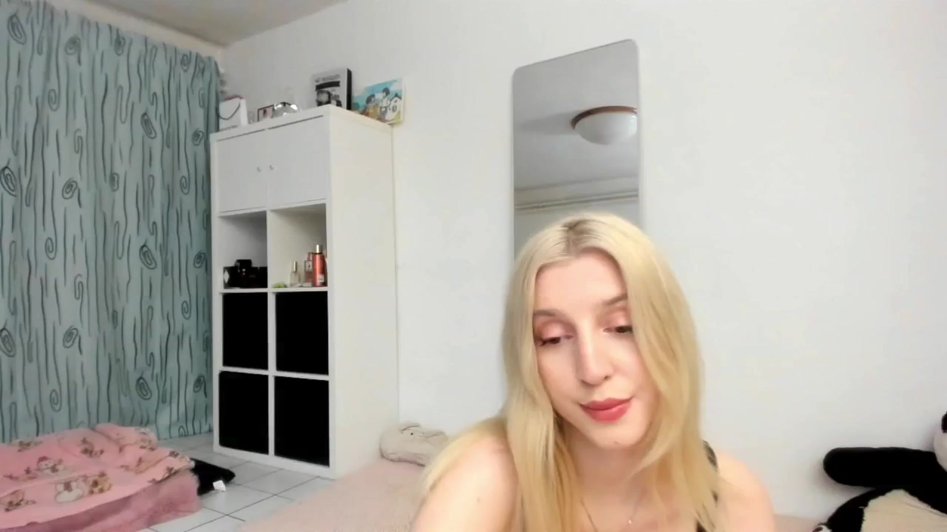 Gallery image thumbnail from KenzieDawton's myfreecams stream on, 04/22/2026, 17:10 image 1 of 20