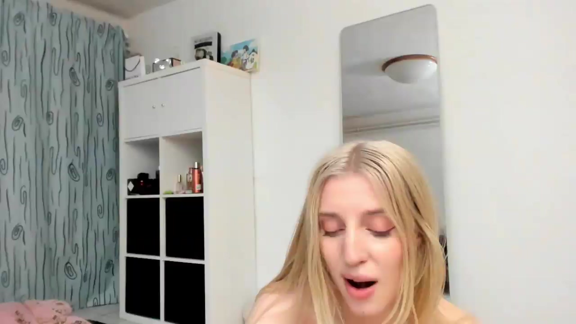 Gallery image thumbnail from KenzieDawton's myfreecams stream on, 05/16/2026, 20:31 image 18 of 20