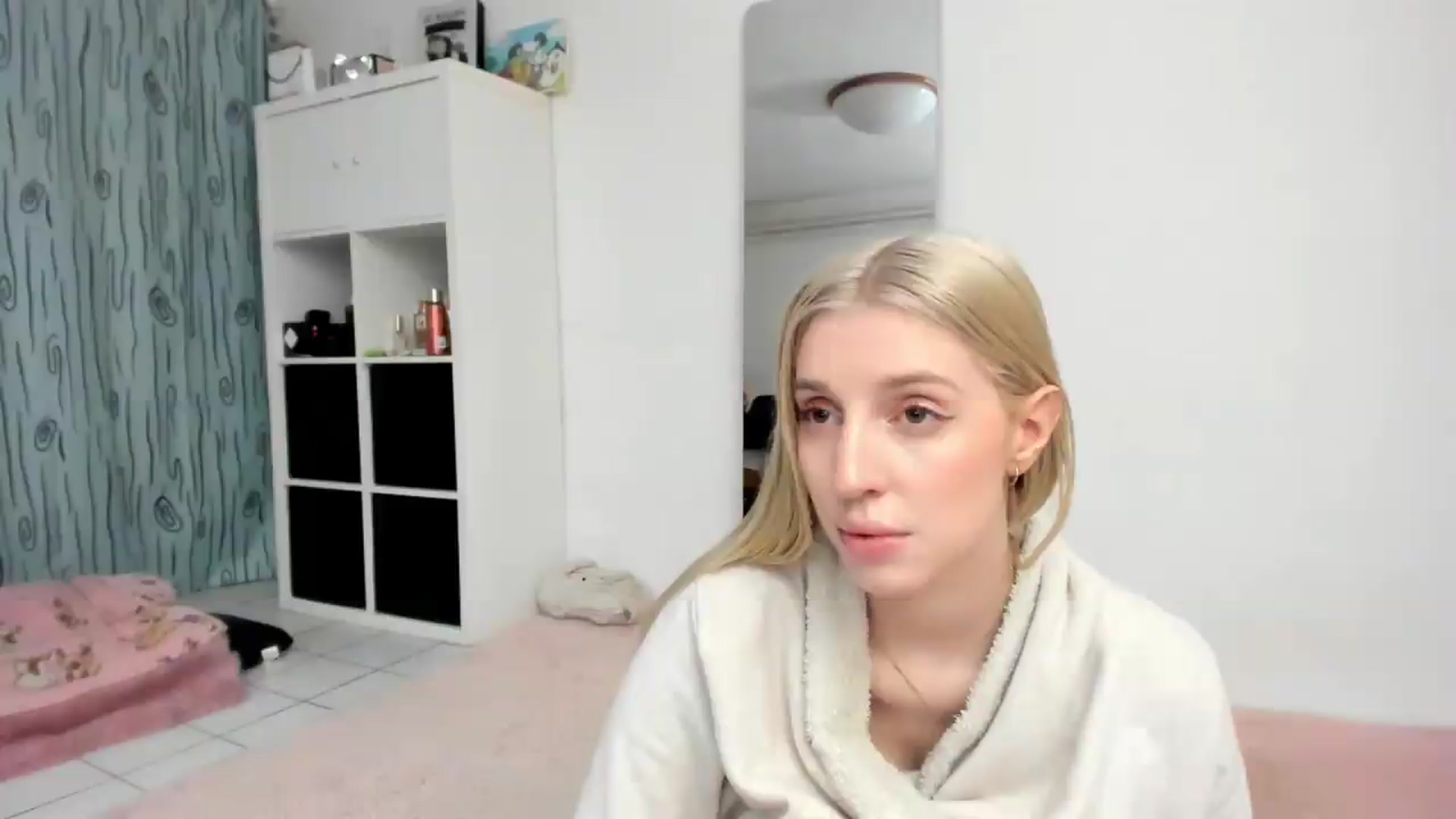 Gallery image thumbnail from KenzieDawton's myfreecams stream on, 05/16/2026, 20:31 image 8 of 20