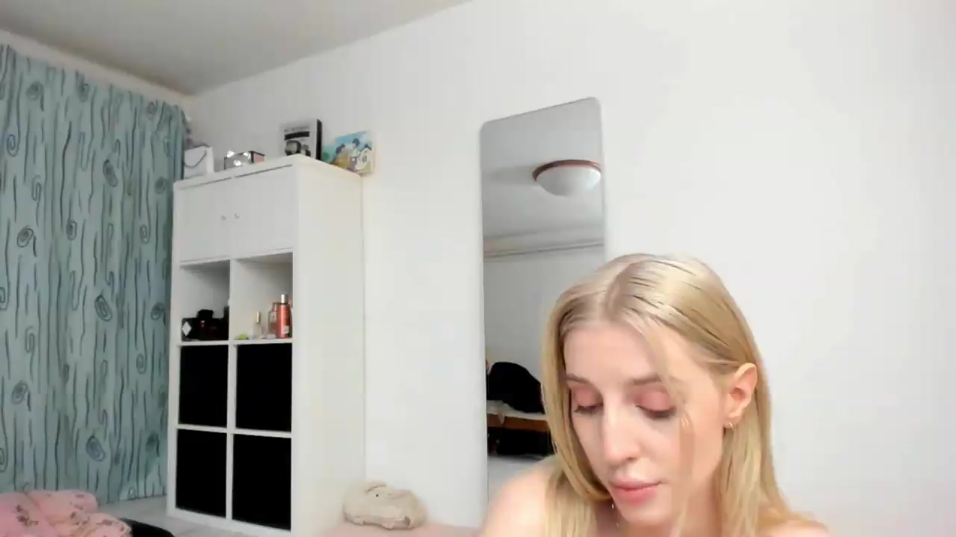 Gallery image thumbnail from KenzieDawton's myfreecams stream on, 05/16/2026, 20:31 image 6 of 20