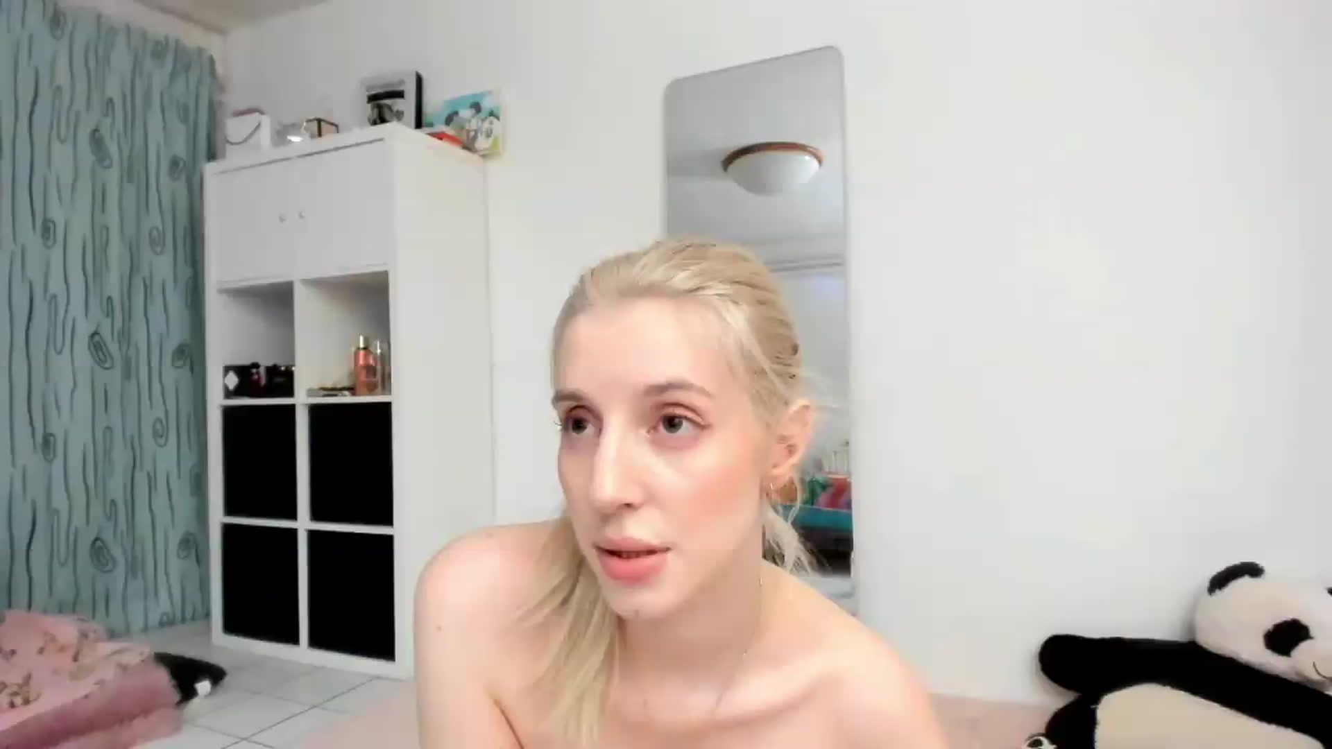 Gallery image thumbnail from KenzieDawton's myfreecams stream on, 06/14/2026, 13:33 image 4 of 20