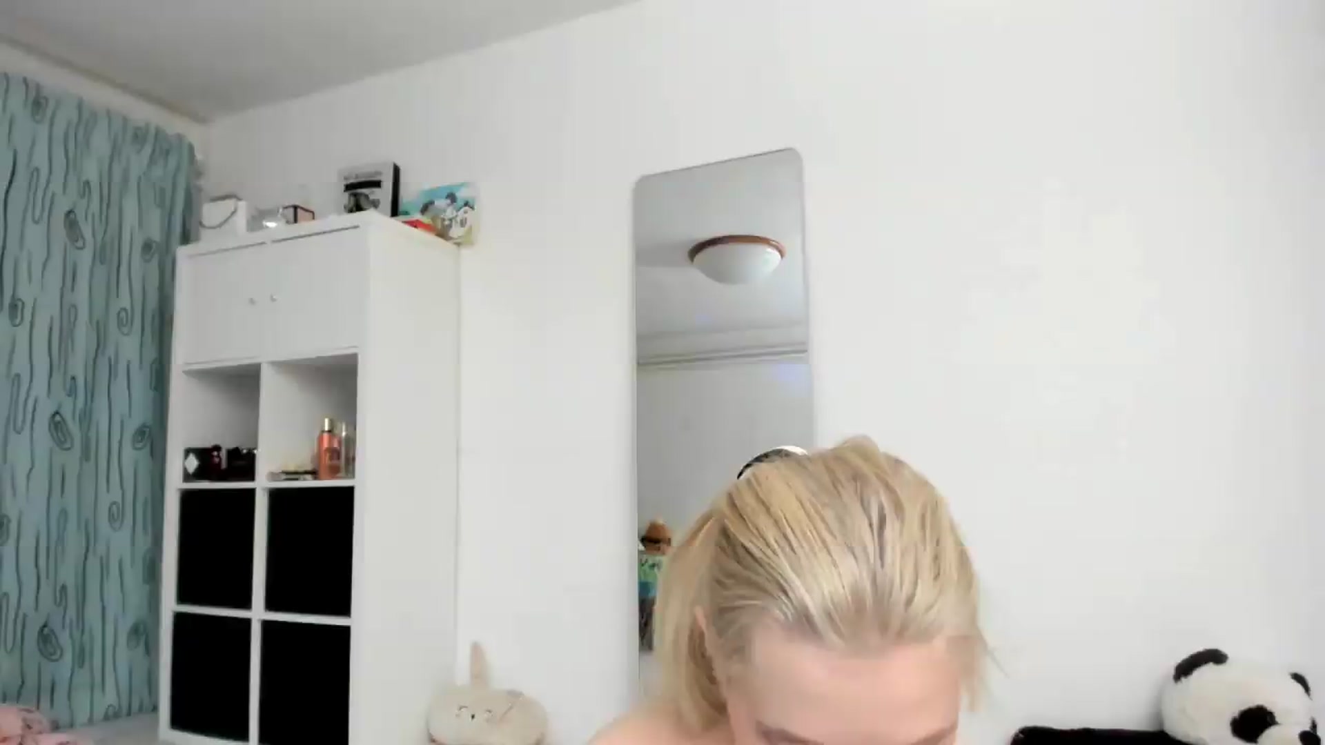 Gallery image thumbnail from KenzieDawton's myfreecams stream on, 06/14/2026, 13:33 image 3 of 20
