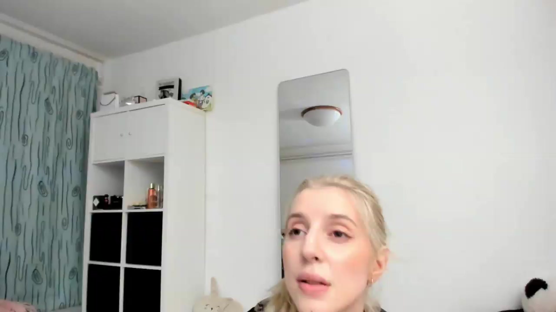 Gallery image thumbnail from KenzieDawton's myfreecams stream on, 06/14/2026, 13:33 image 10 of 20
